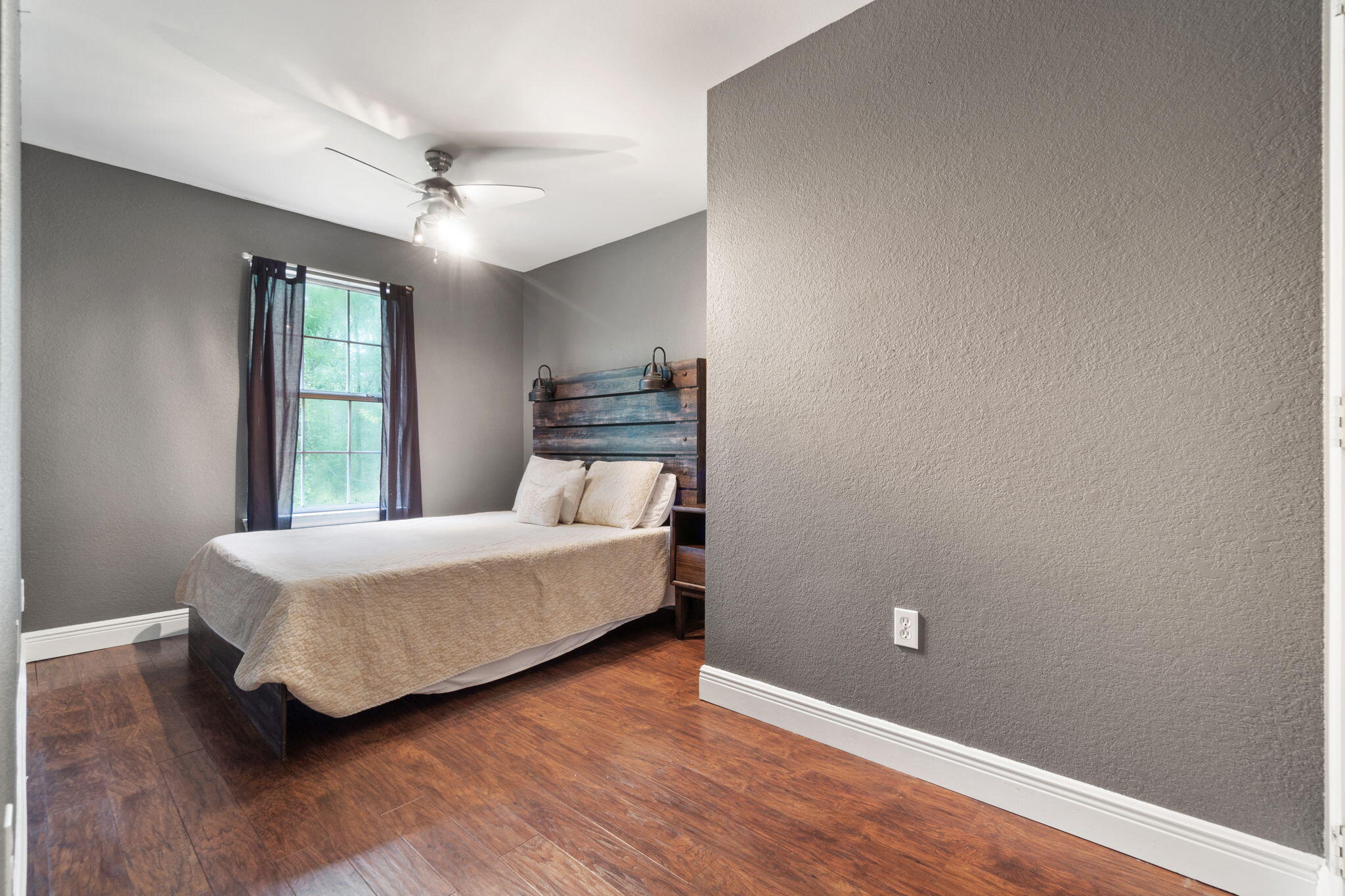 CINCO ADDN TO CRESTVIEW - Residential