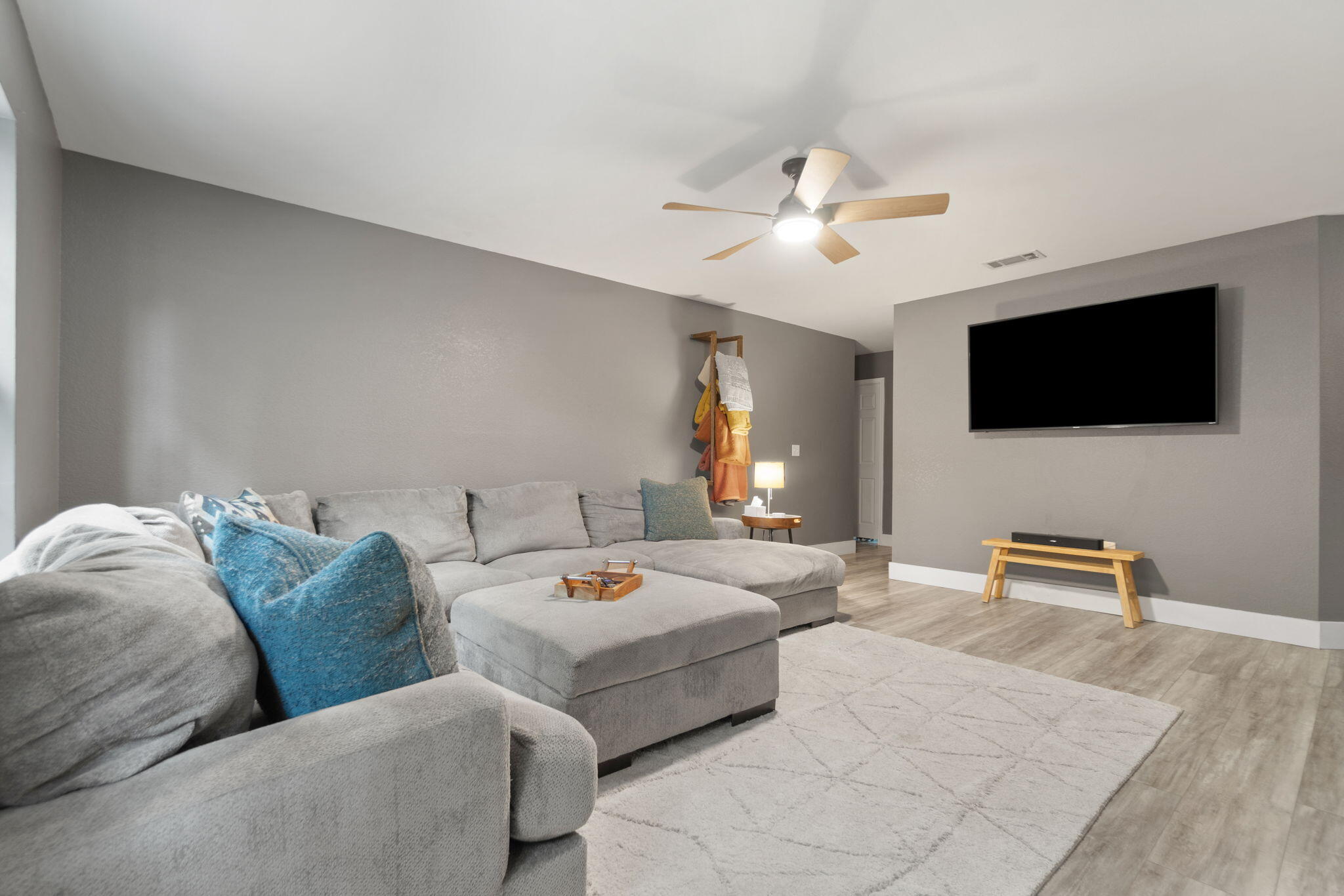 CINCO ADDN TO CRESTVIEW - Residential