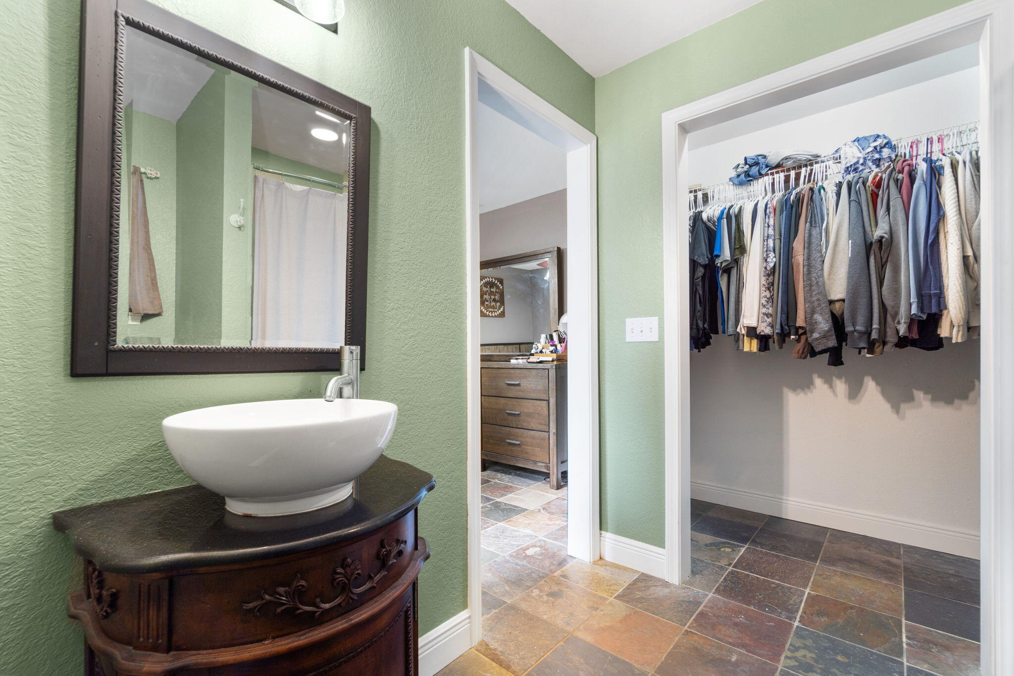 CINCO ADDN TO CRESTVIEW - Residential