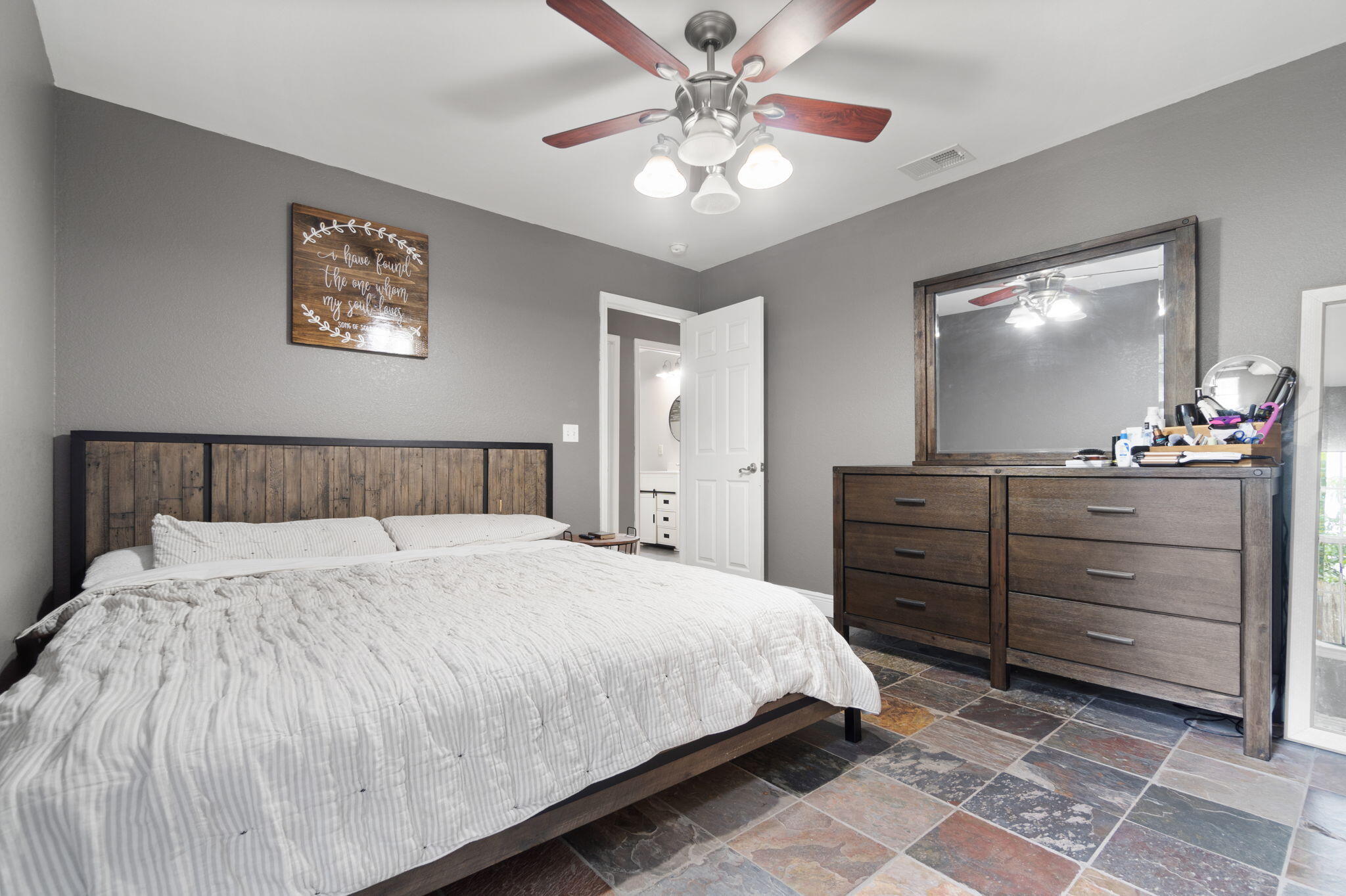 CINCO ADDN TO CRESTVIEW - Residential