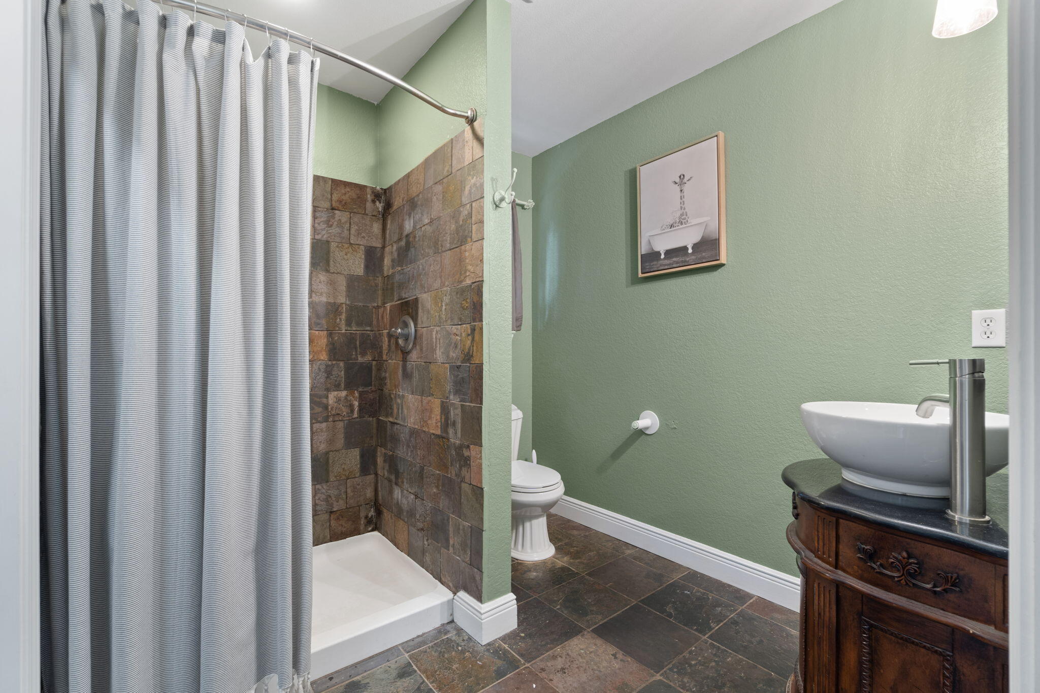 CINCO ADDN TO CRESTVIEW - Residential