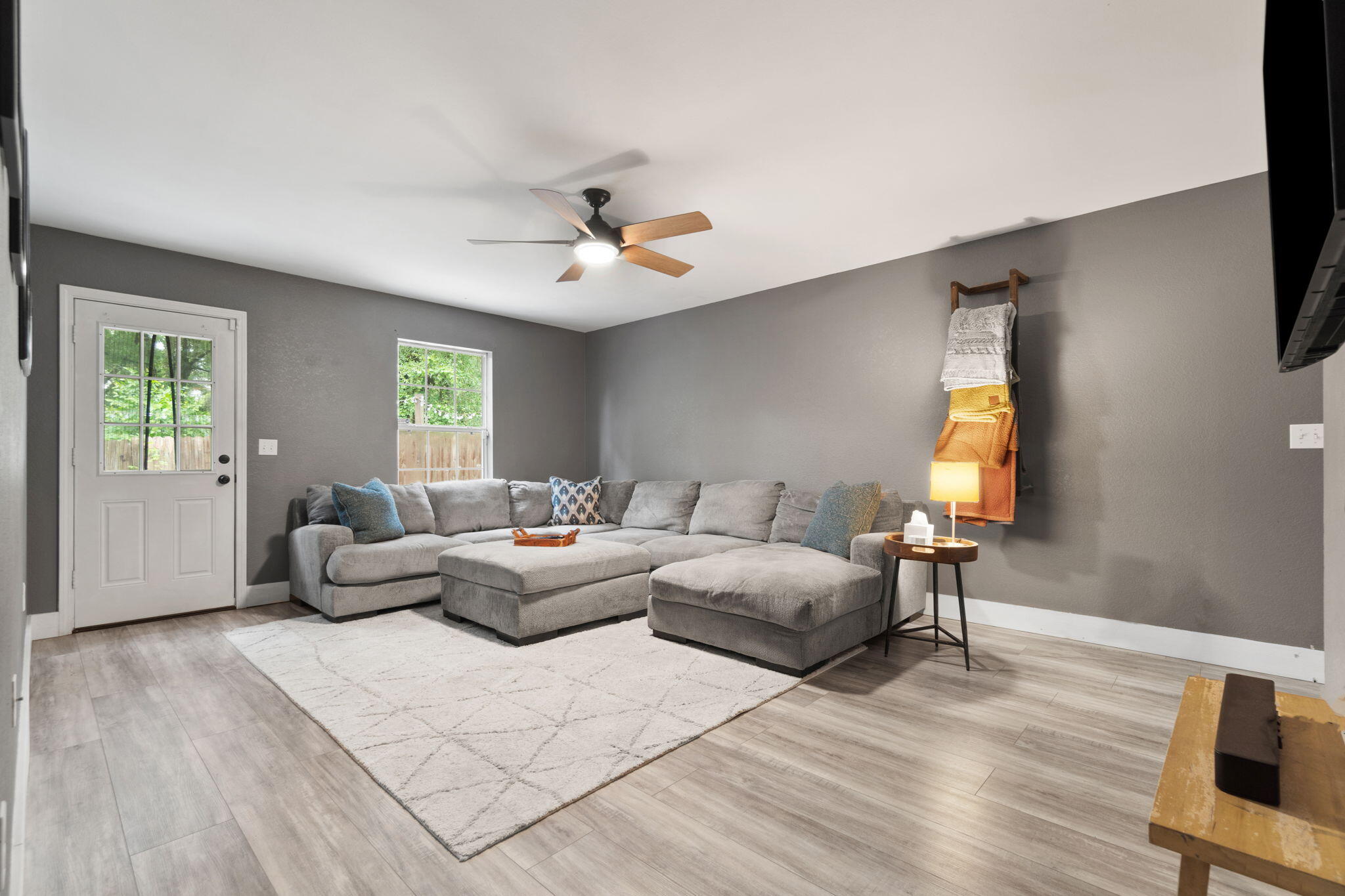 CINCO ADDN TO CRESTVIEW - Residential