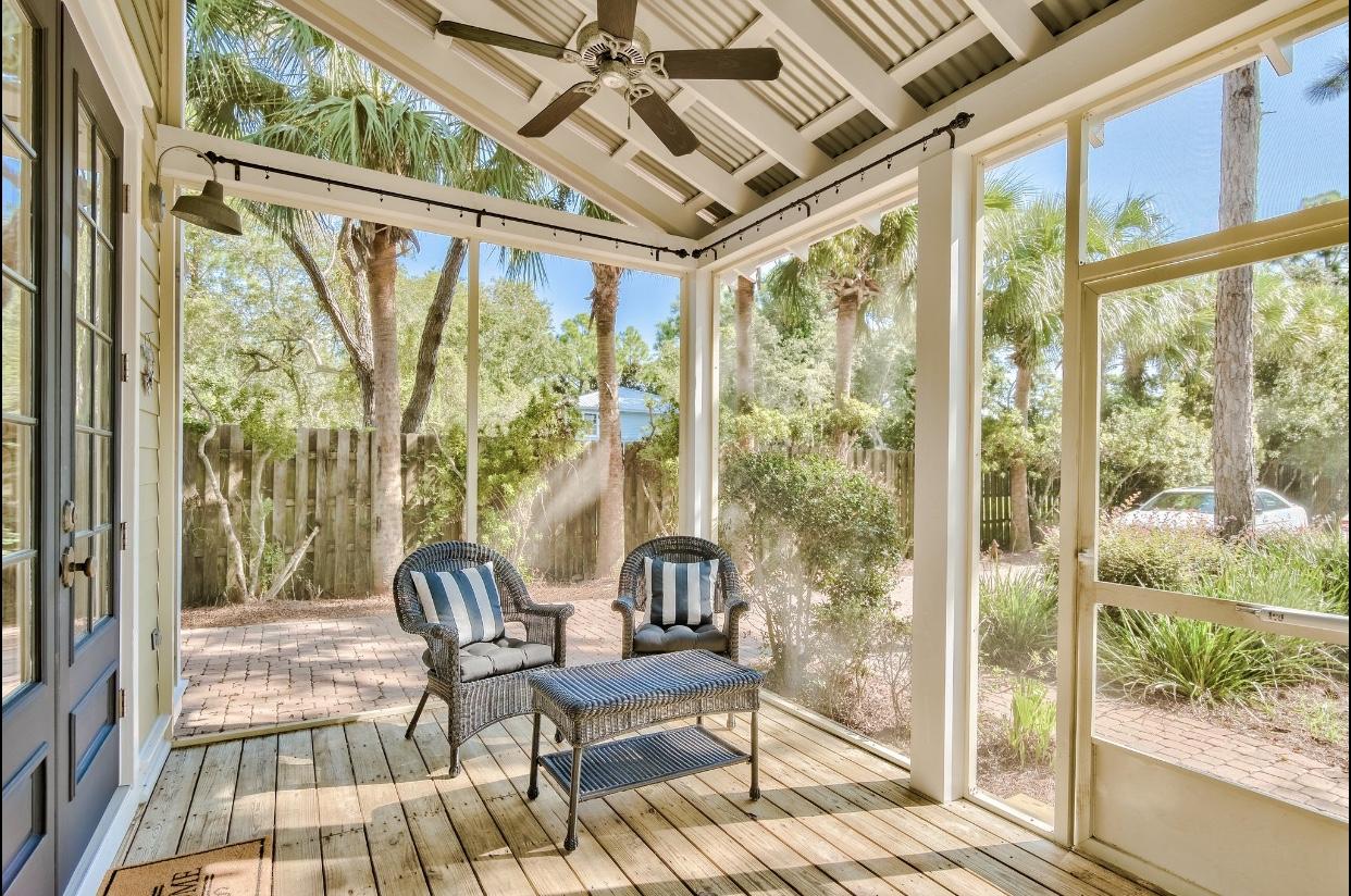 BUNGALOS AT SANDESTIN - Residential