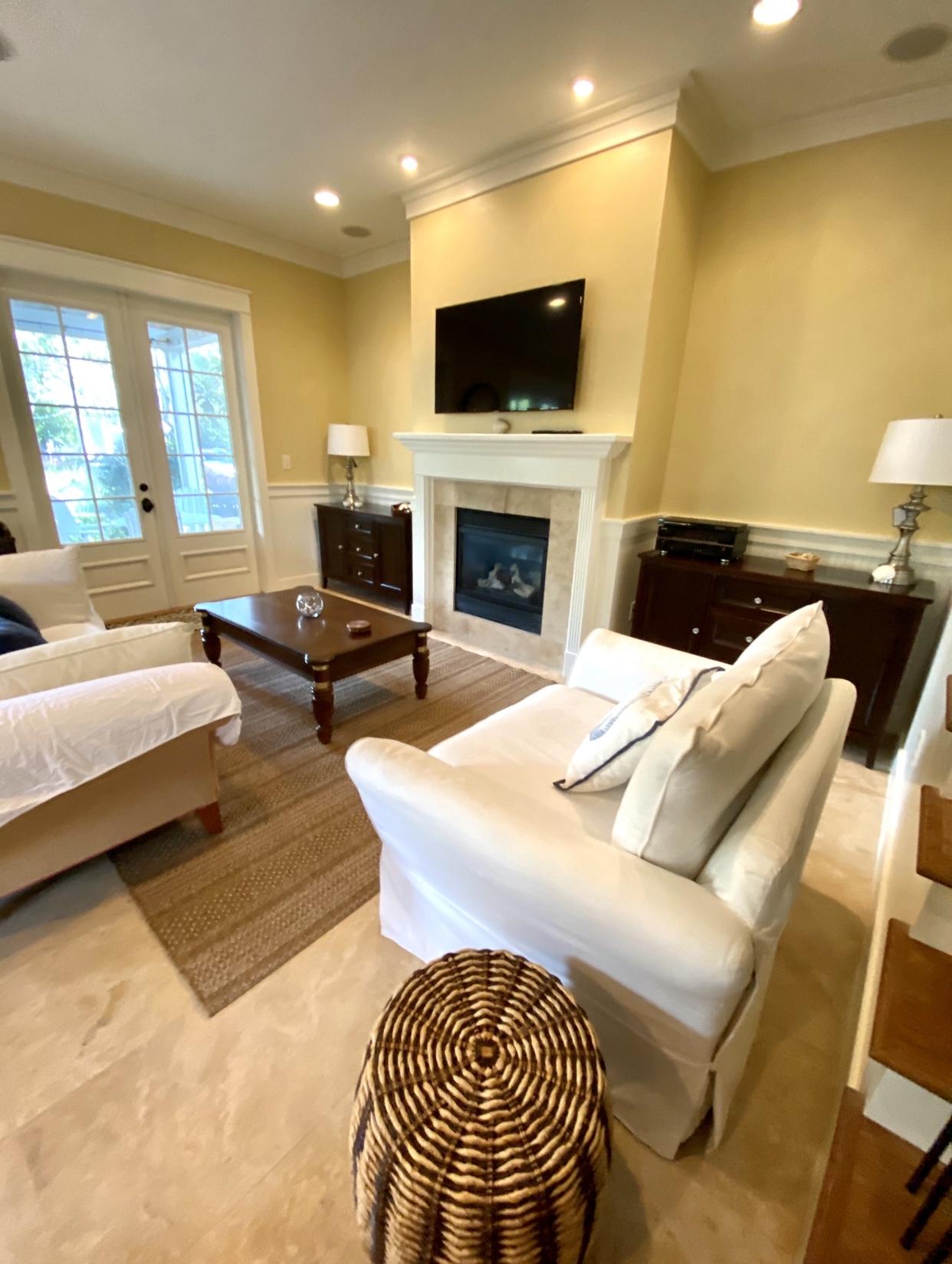 BUNGALOS AT SANDESTIN - Residential