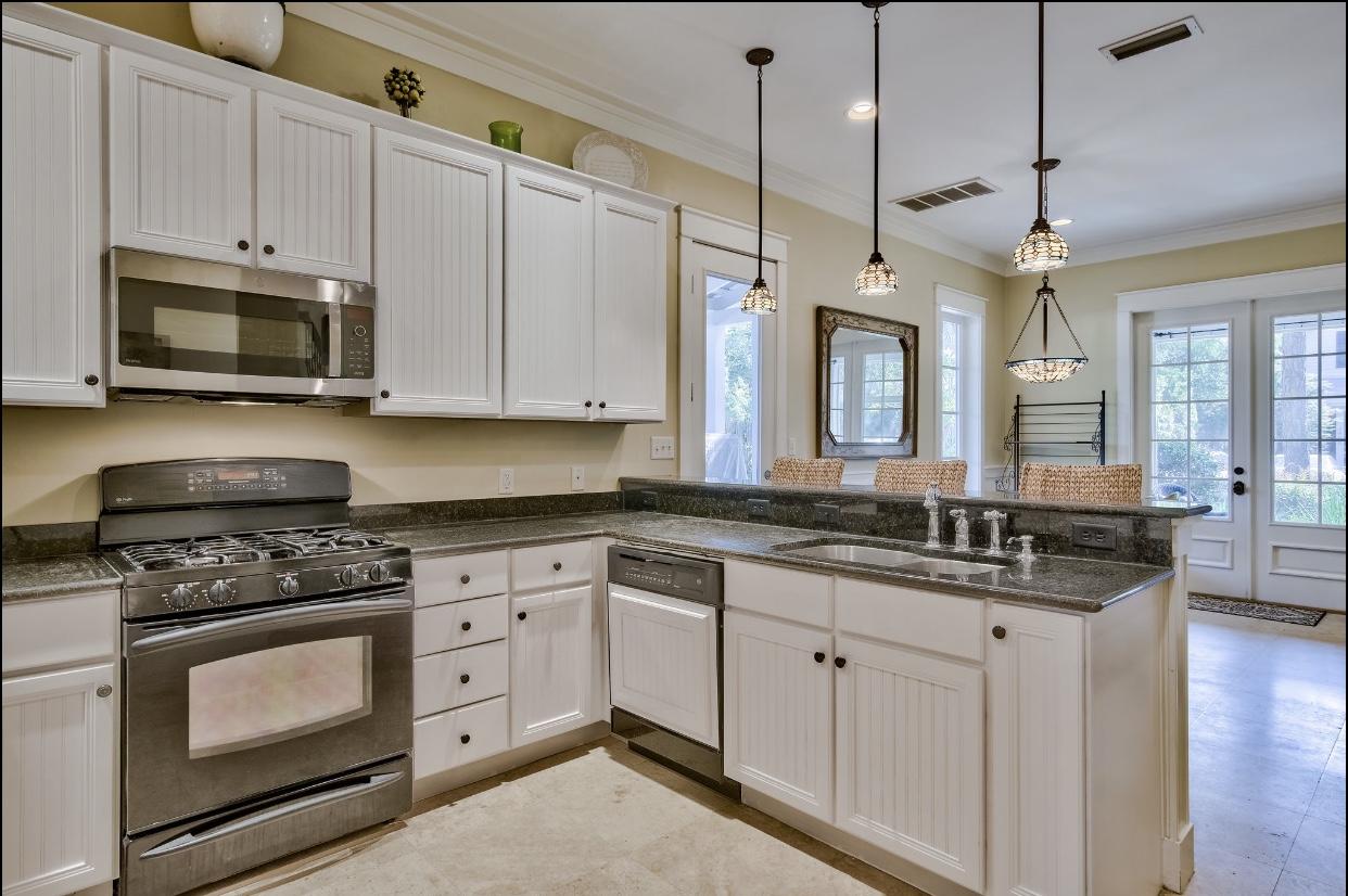 BUNGALOS AT SANDESTIN - Residential