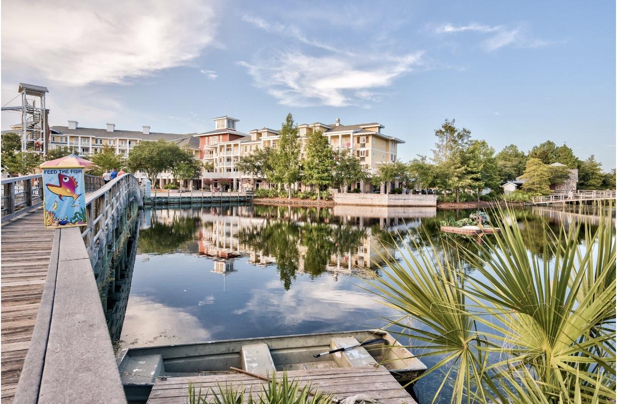 BUNGALOS AT SANDESTIN - Residential
