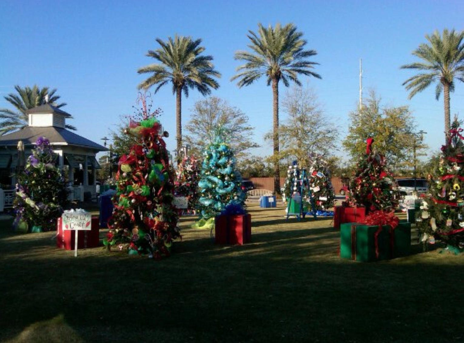 BUNGALOS AT SANDESTIN - Residential
