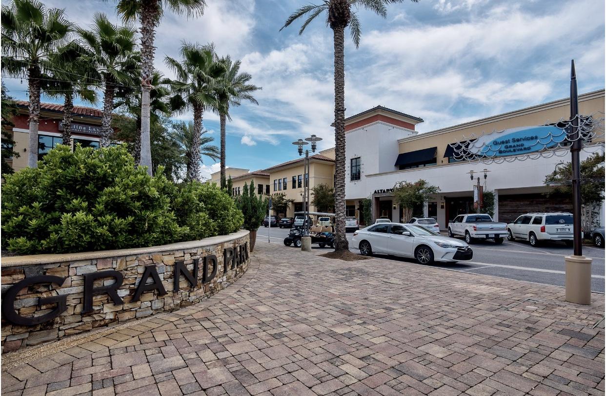 BUNGALOS AT SANDESTIN - Residential