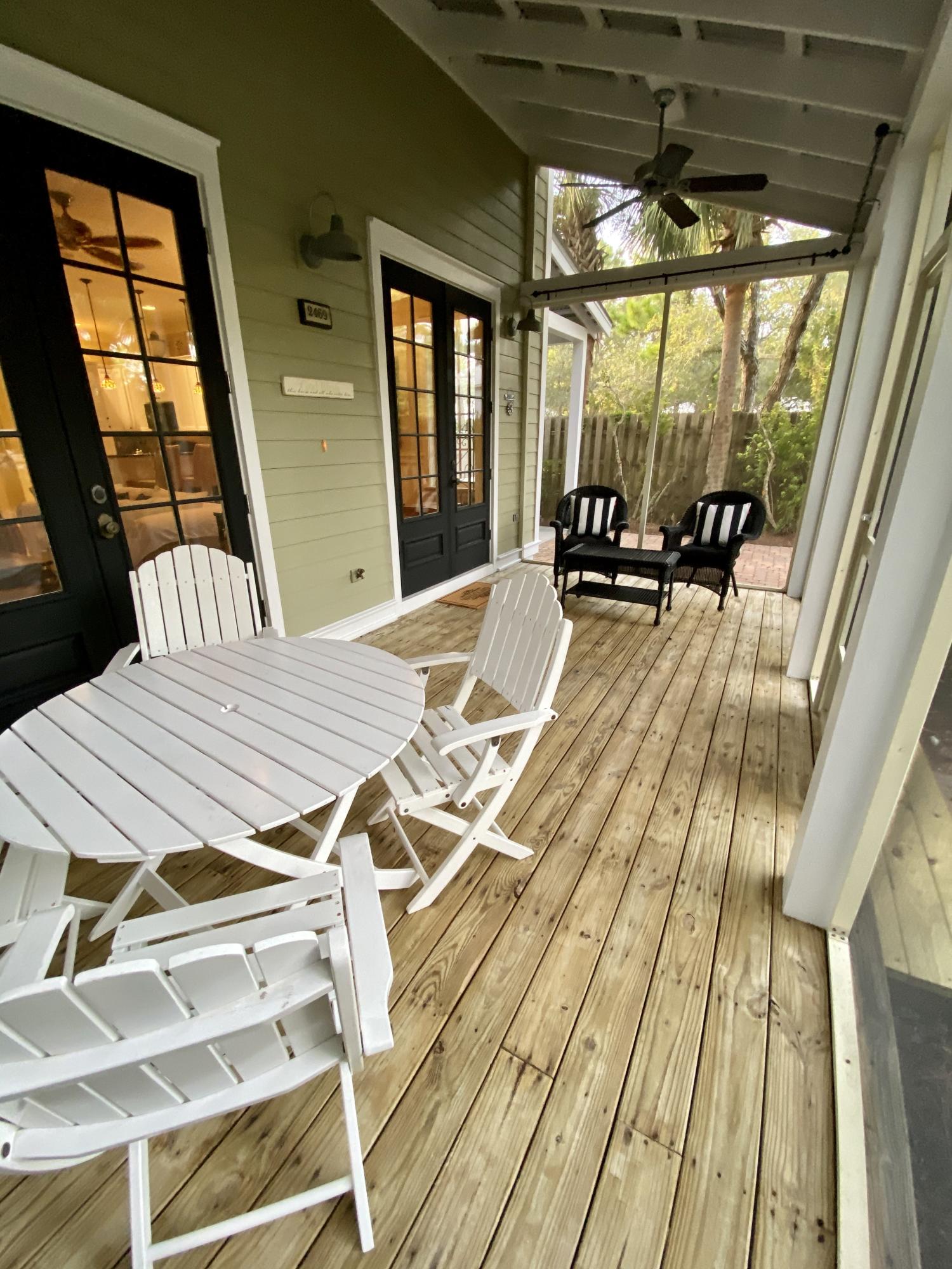 BUNGALOS AT SANDESTIN - Residential