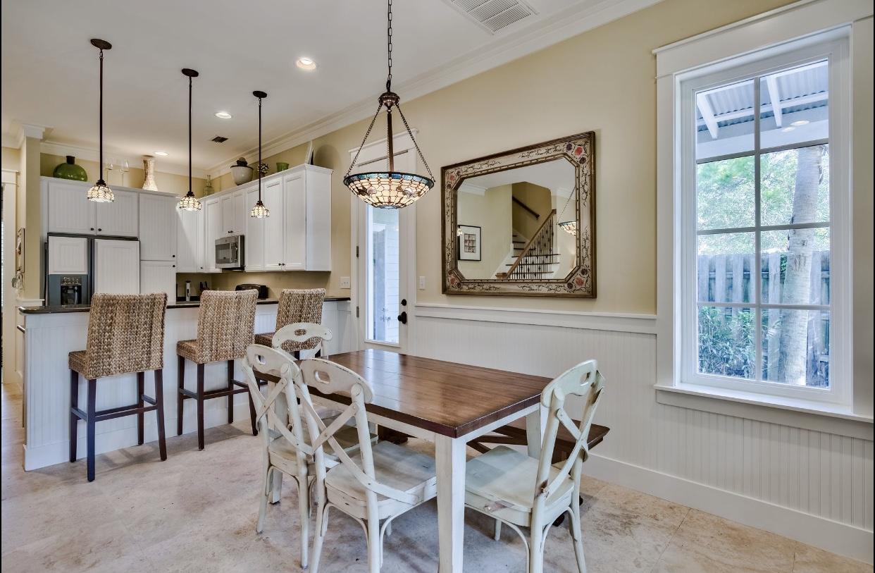 BUNGALOS AT SANDESTIN - Residential