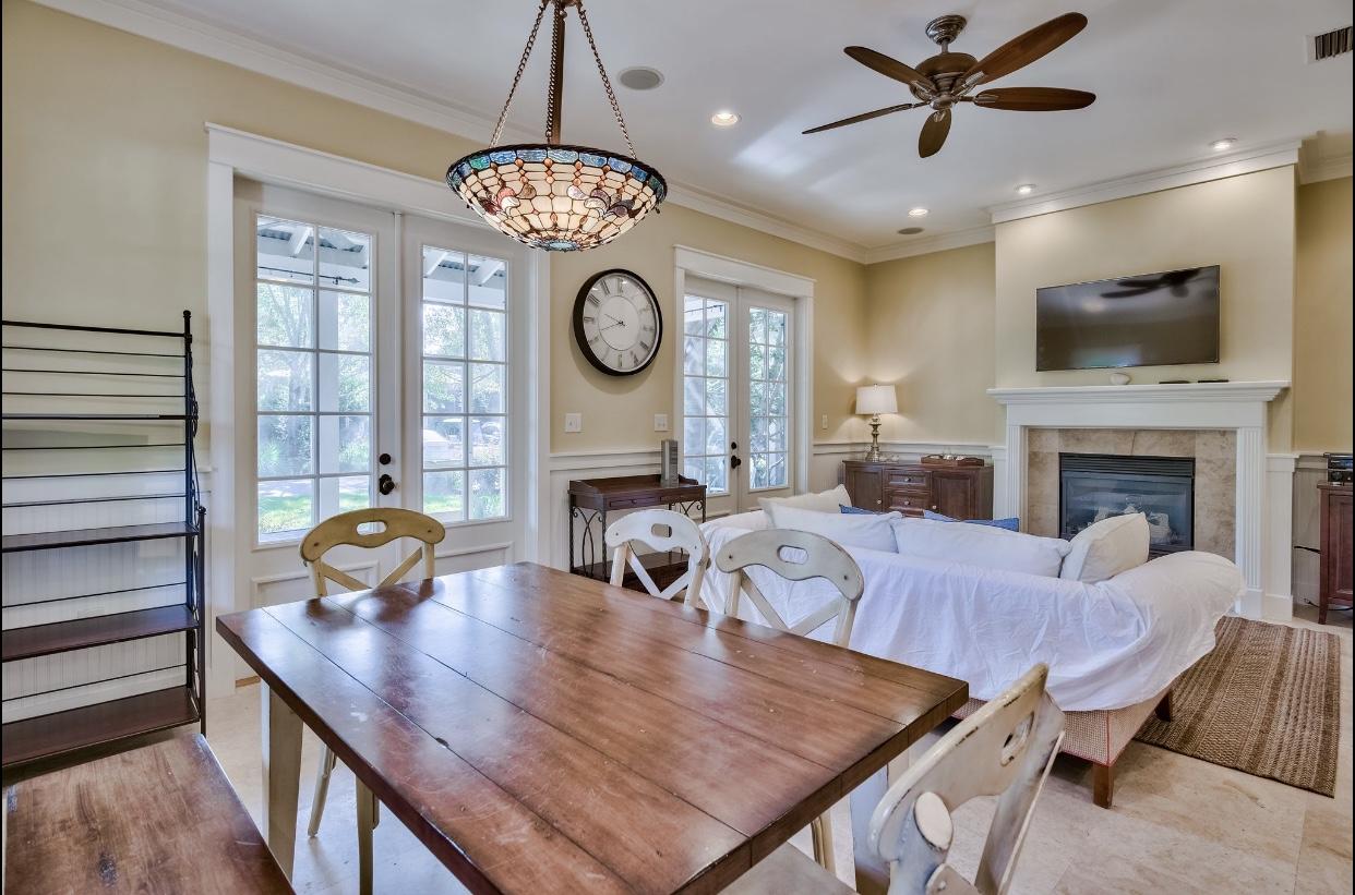 BUNGALOS AT SANDESTIN - Residential