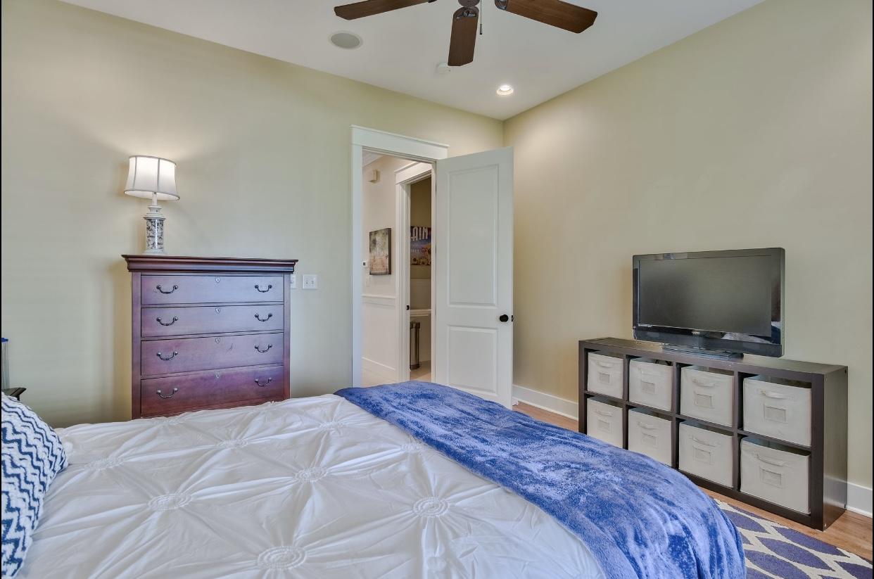 BUNGALOS AT SANDESTIN - Residential