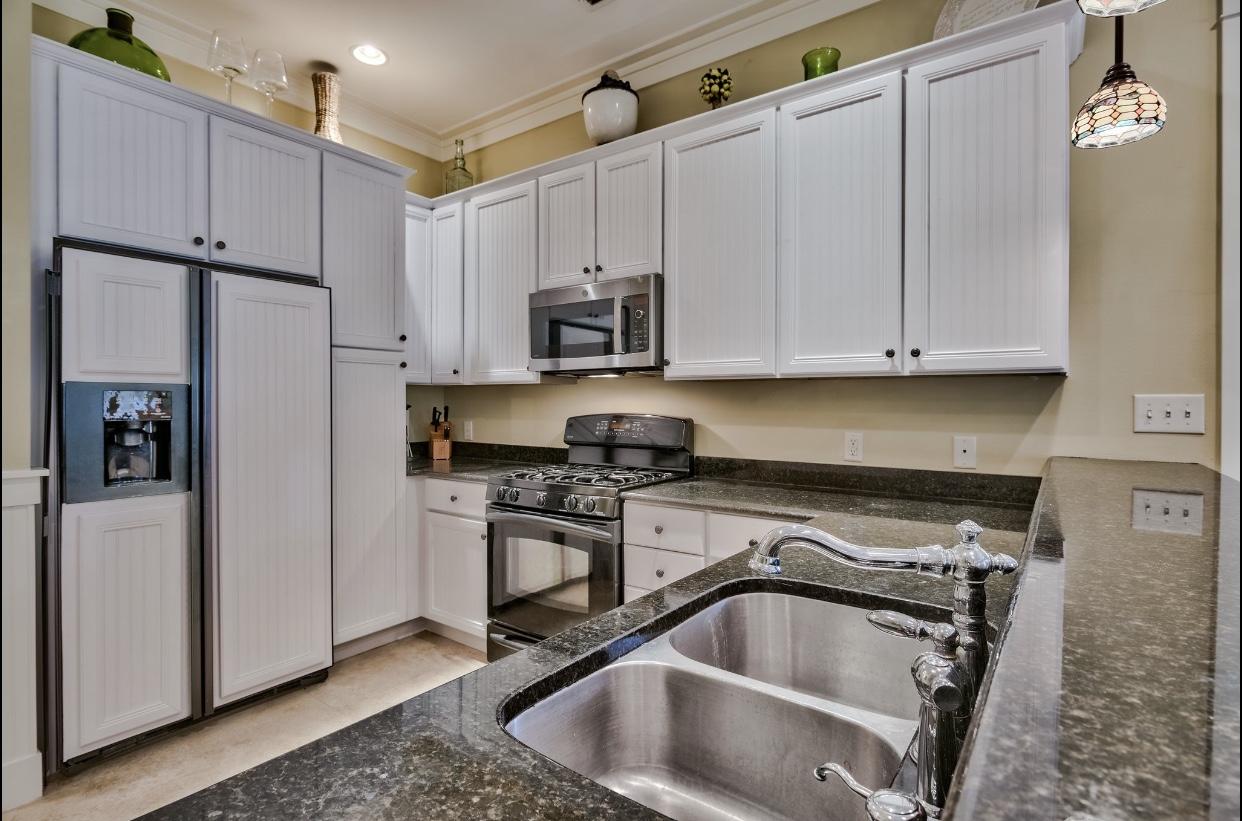 BUNGALOS AT SANDESTIN - Residential