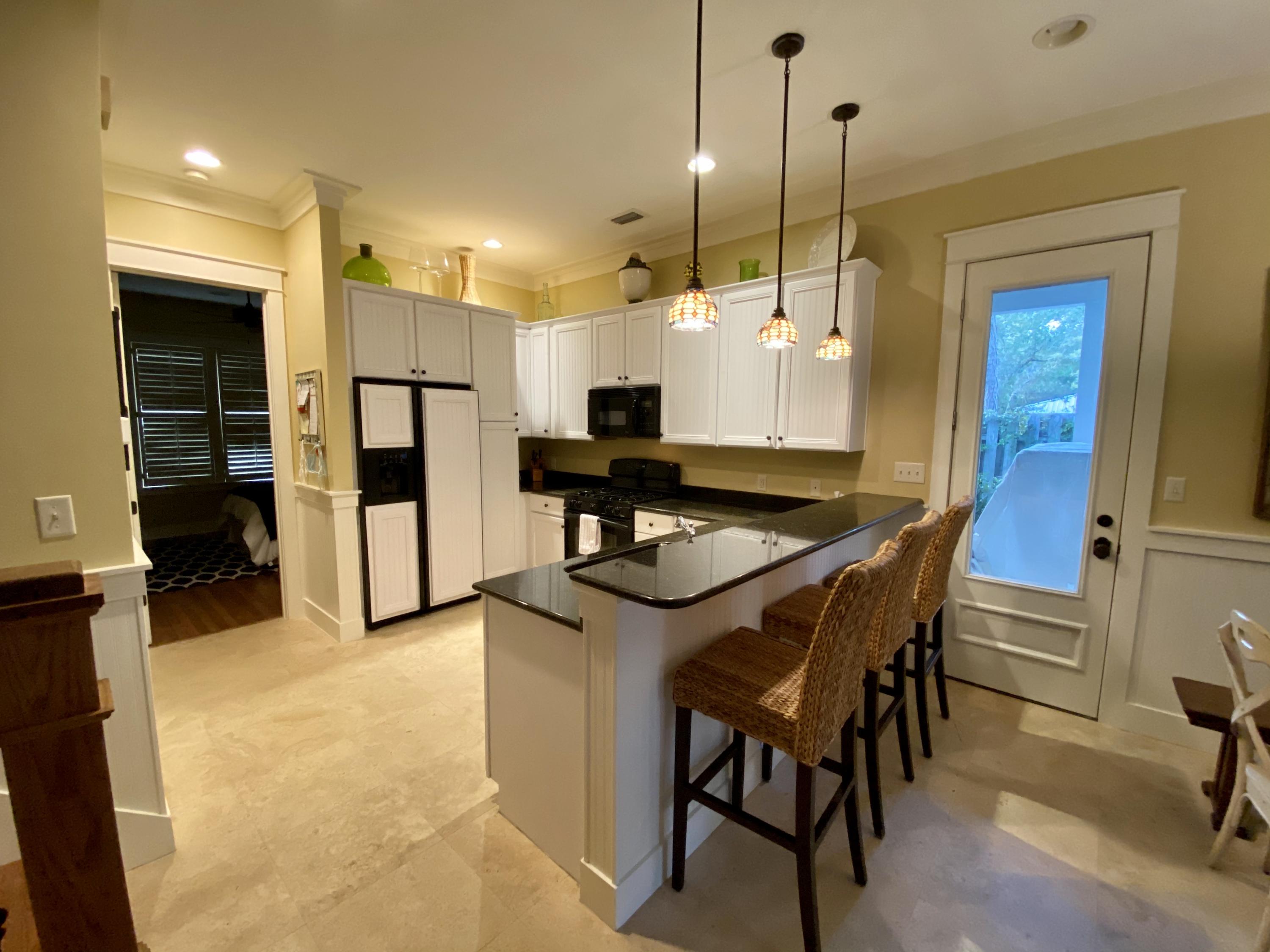 BUNGALOS AT SANDESTIN - Residential