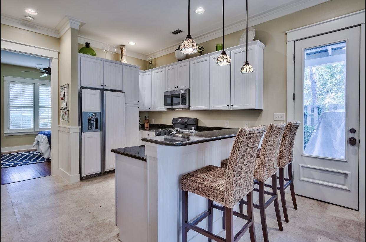 BUNGALOS AT SANDESTIN - Residential