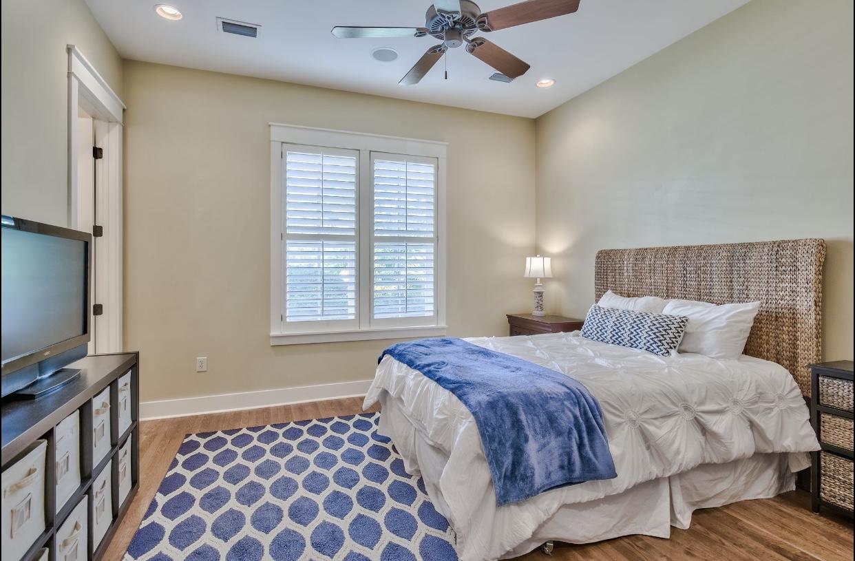 BUNGALOS AT SANDESTIN - Residential