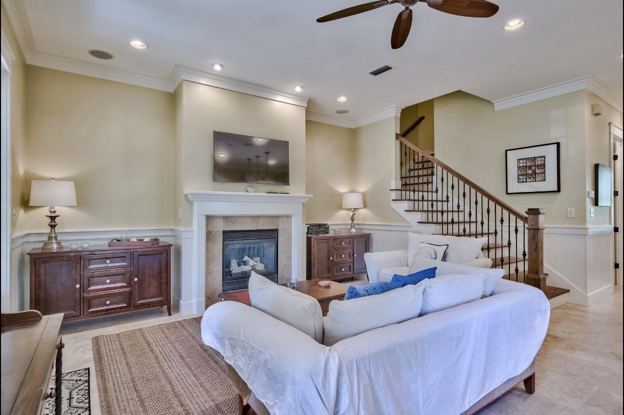 BUNGALOS AT SANDESTIN - Residential