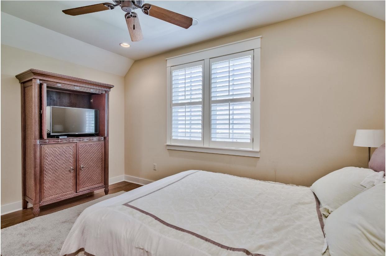 BUNGALOS AT SANDESTIN - Residential