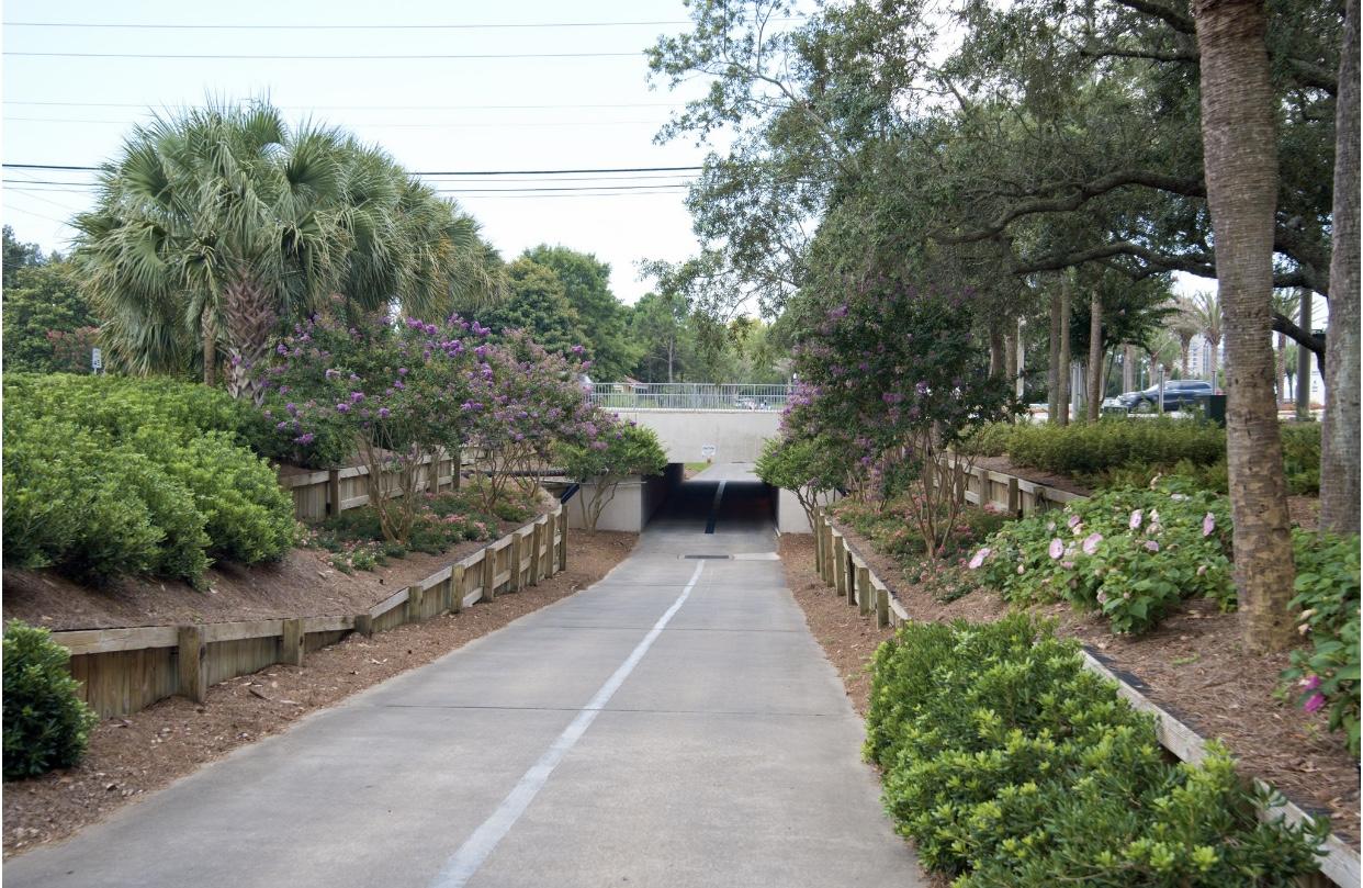 BUNGALOS AT SANDESTIN - Residential