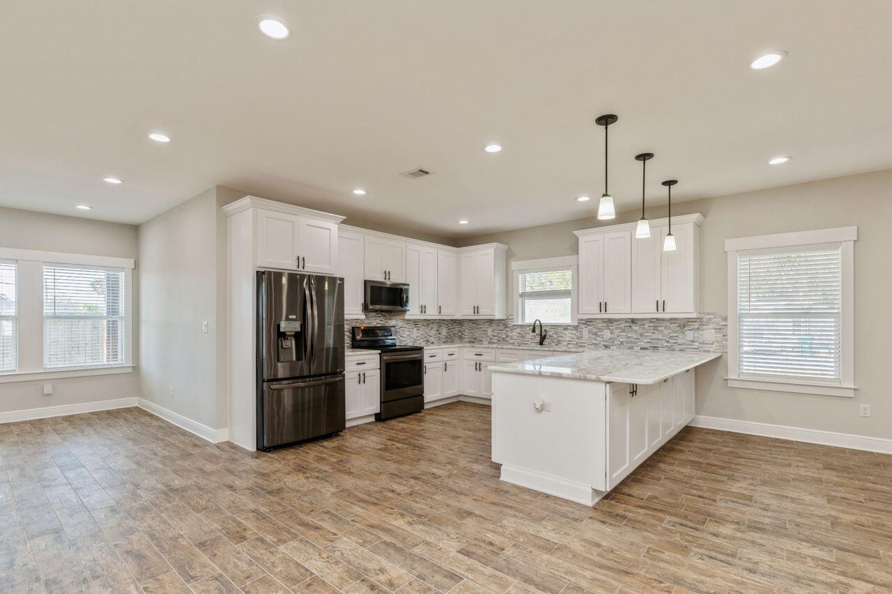 TOM BARROW - Residential