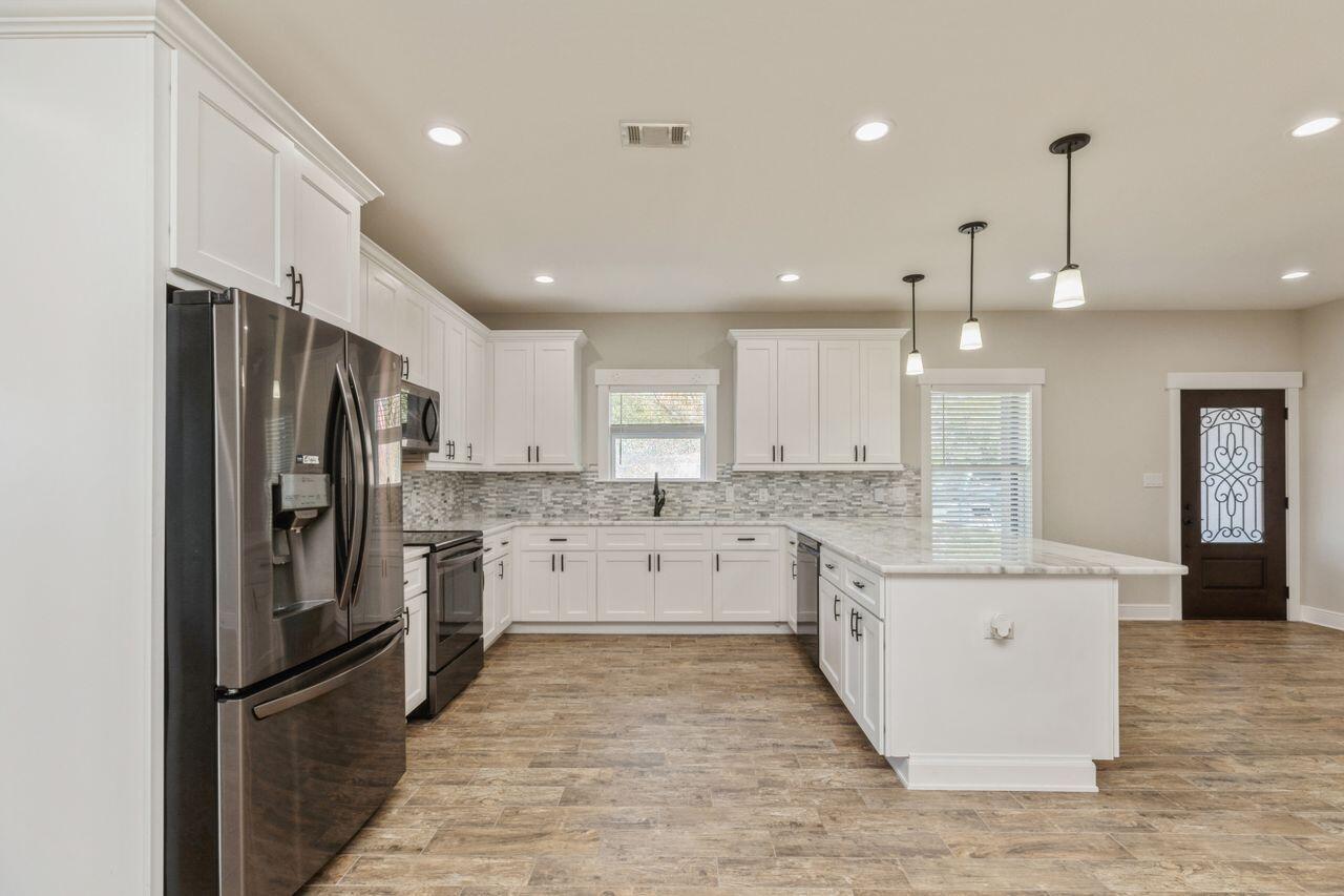 TOM BARROW - Residential