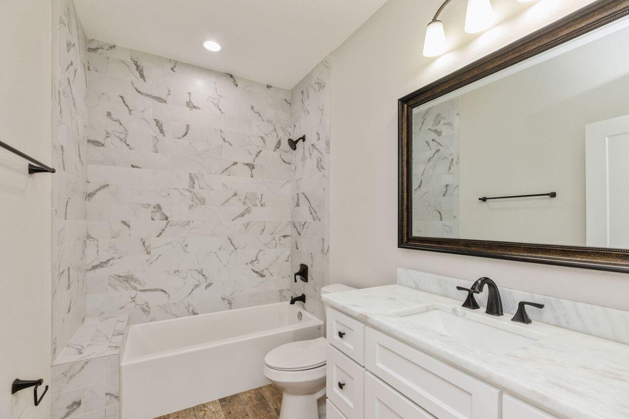 TOM BARROW - Residential