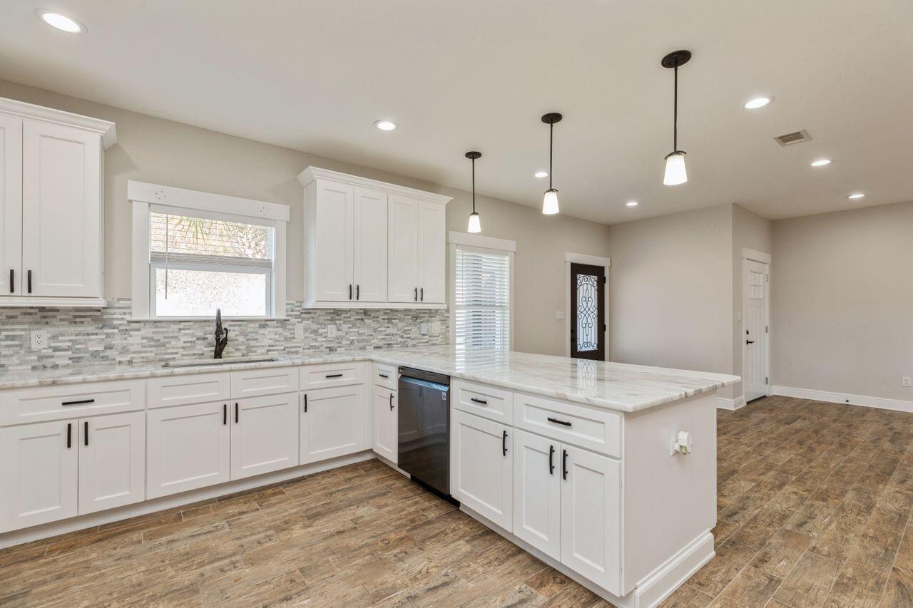 TOM BARROW - Residential