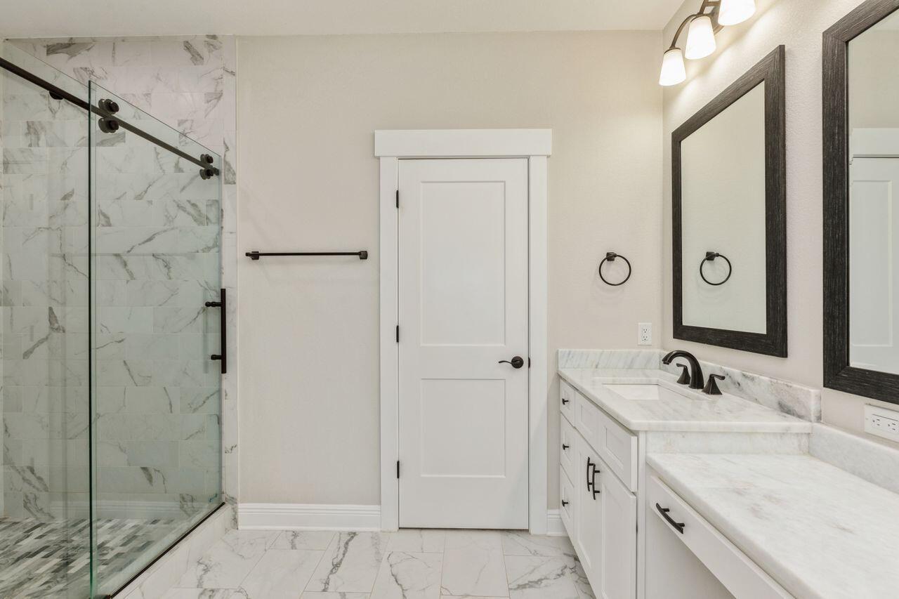 TOM BARROW - Residential