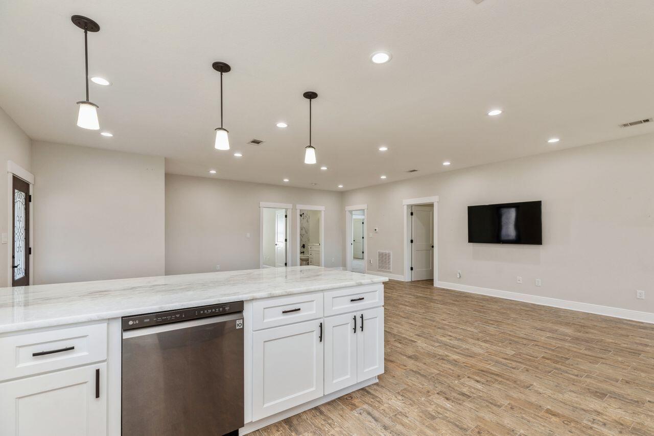 TOM BARROW - Residential