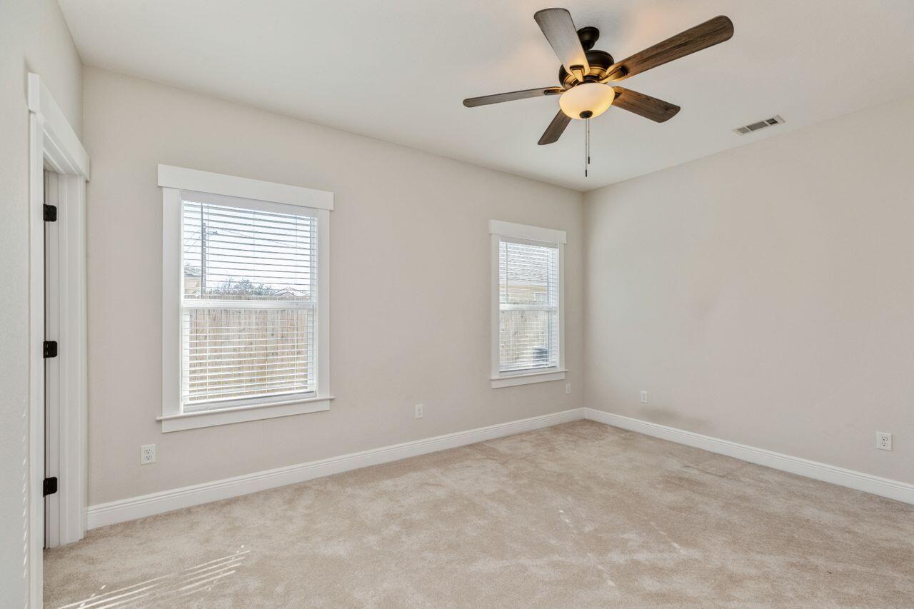 TOM BARROW - Residential