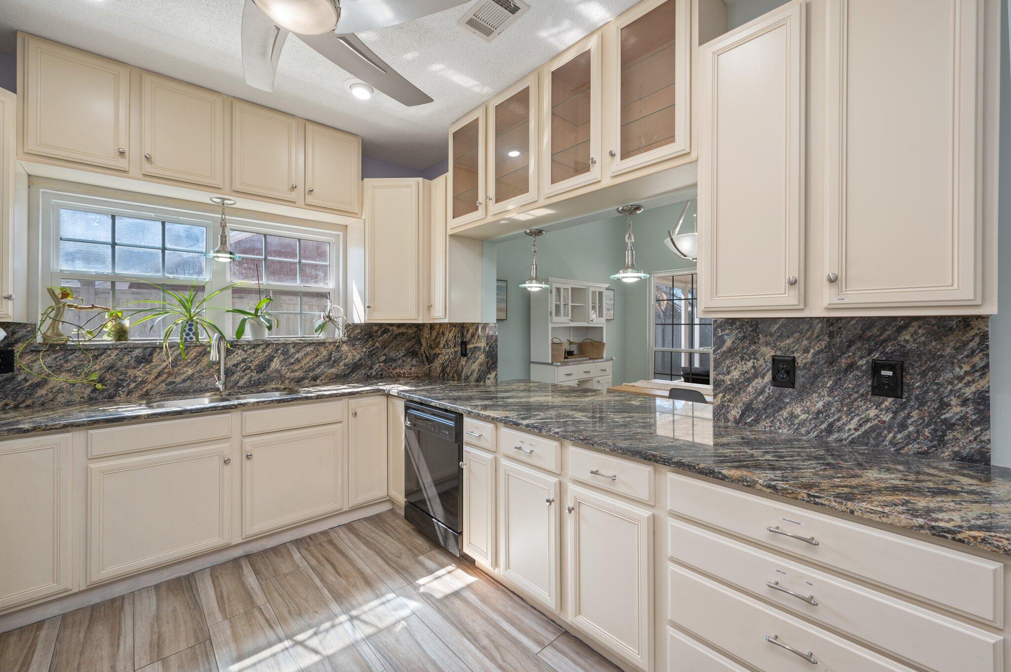 TIMBERLAKE ESTATES - Residential