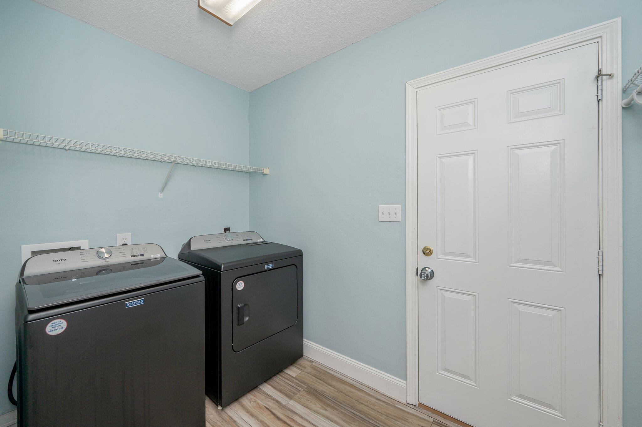 TIMBERLAKE ESTATES - Residential