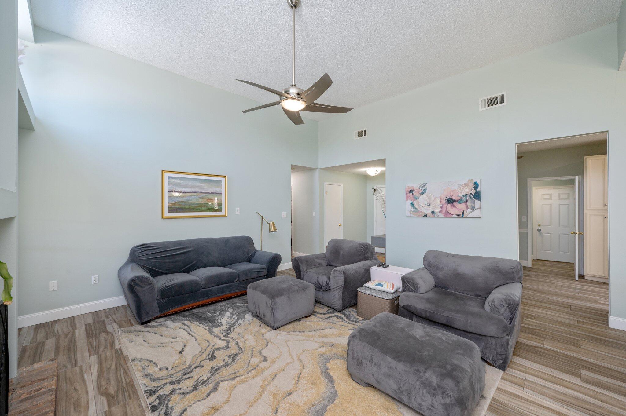 TIMBERLAKE ESTATES - Residential