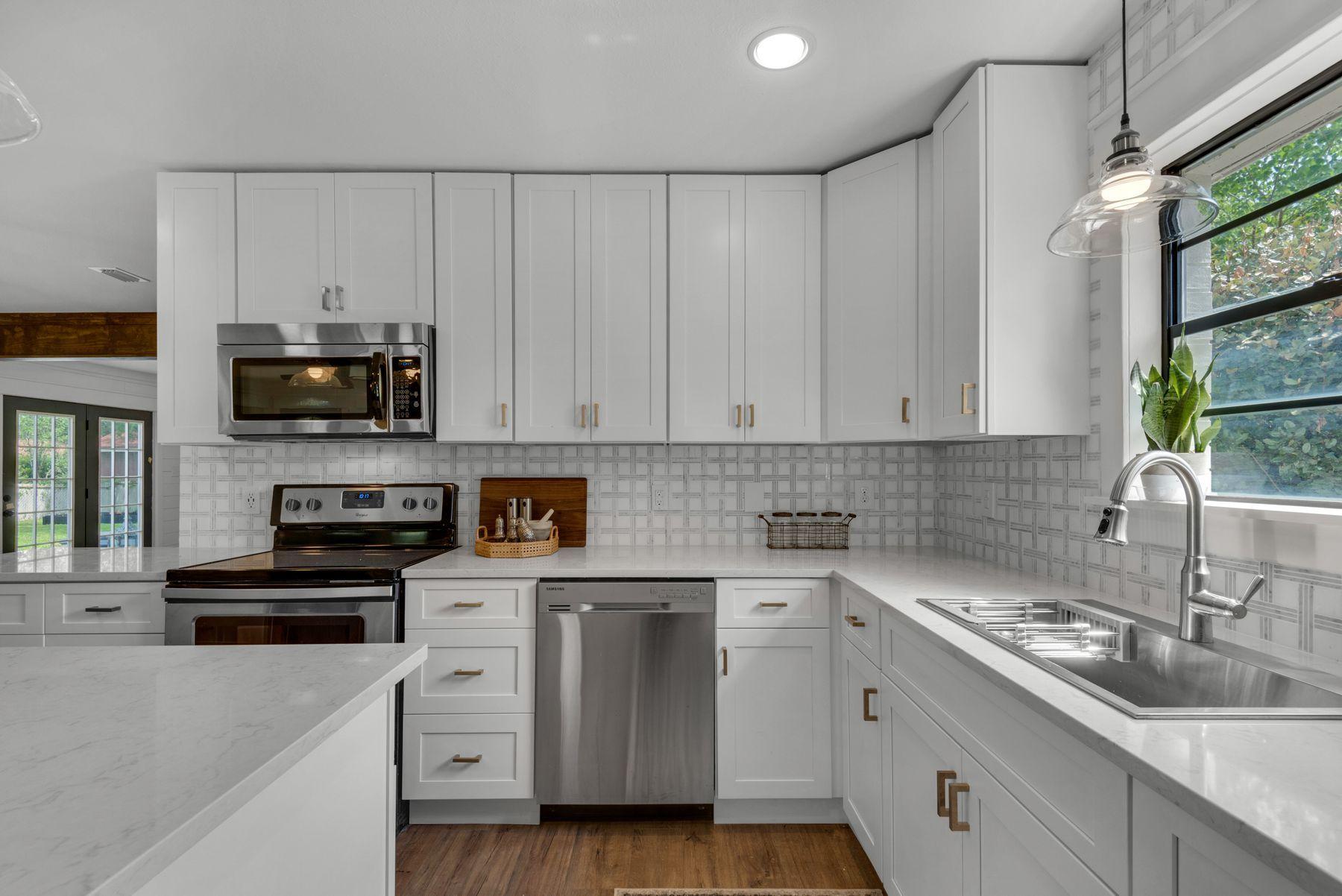 BAYOU WOODS - Residential