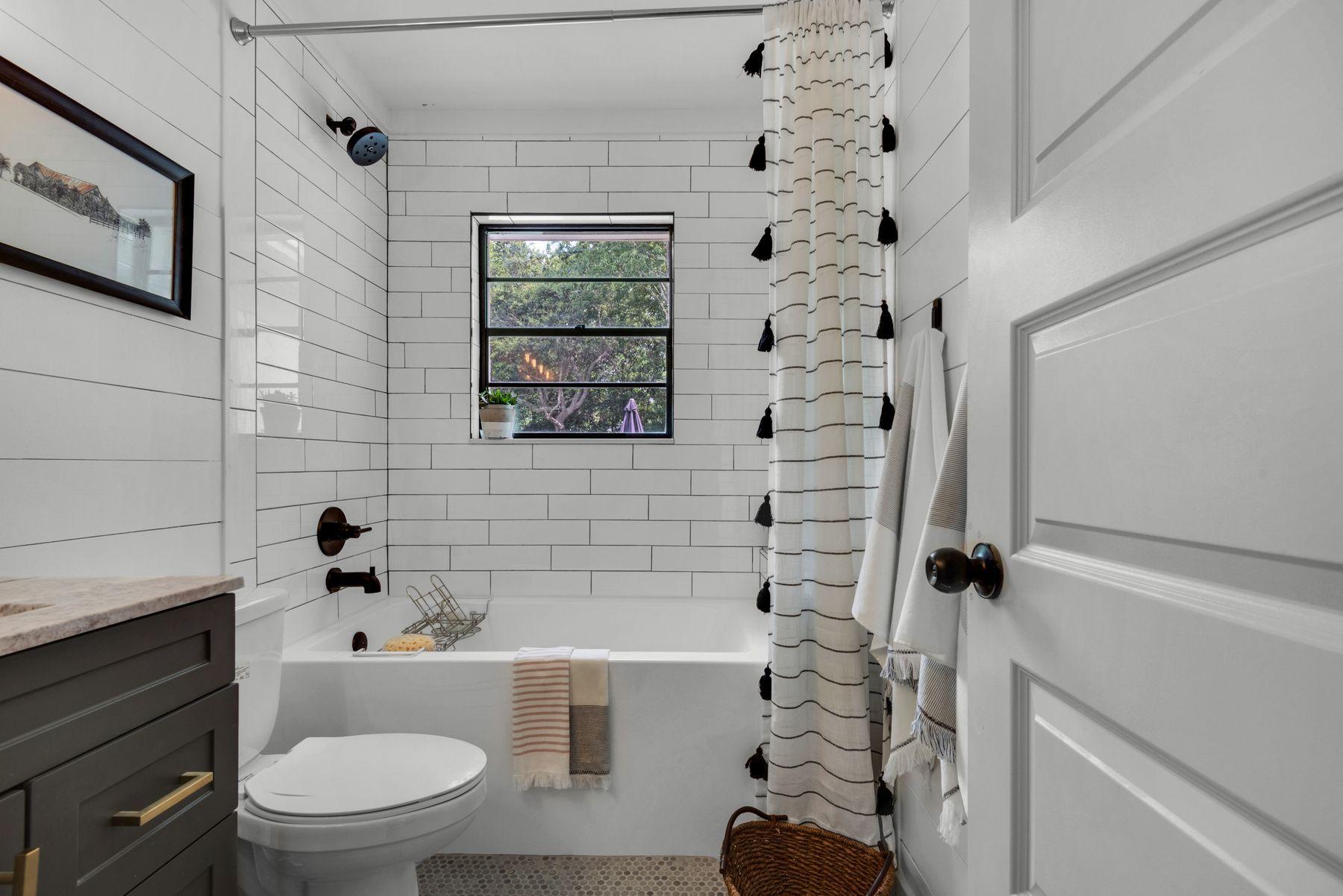 BAYOU WOODS - Residential