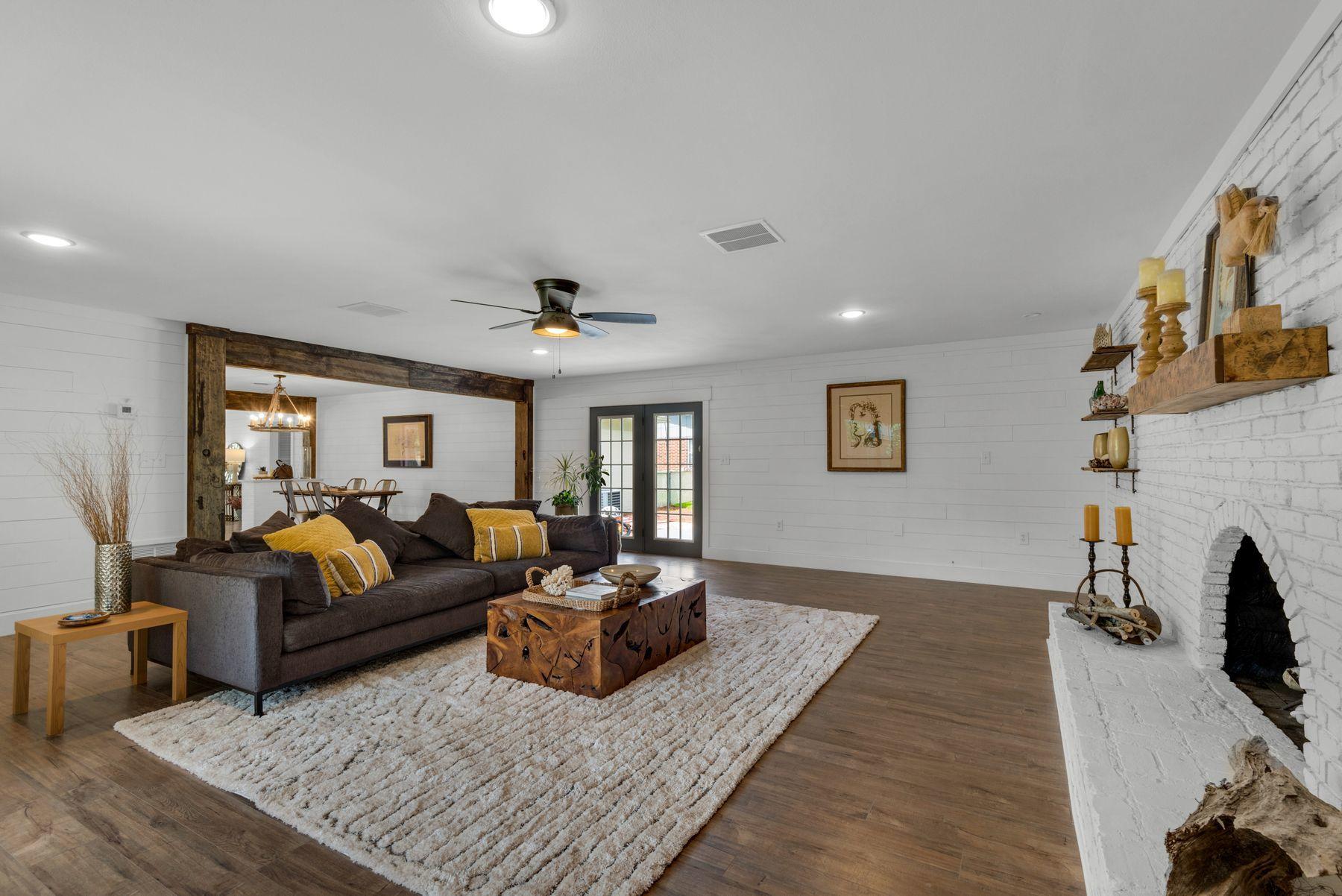 BAYOU WOODS - Residential