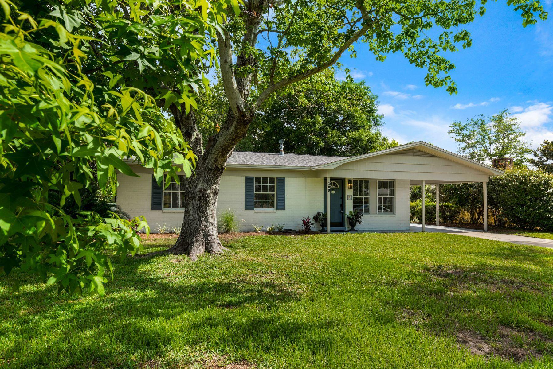 BAYOU WOODS - Residential