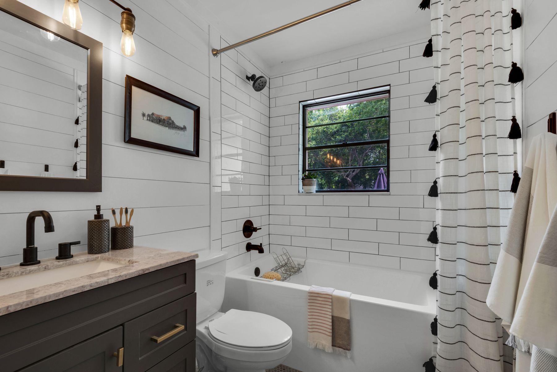 BAYOU WOODS - Residential