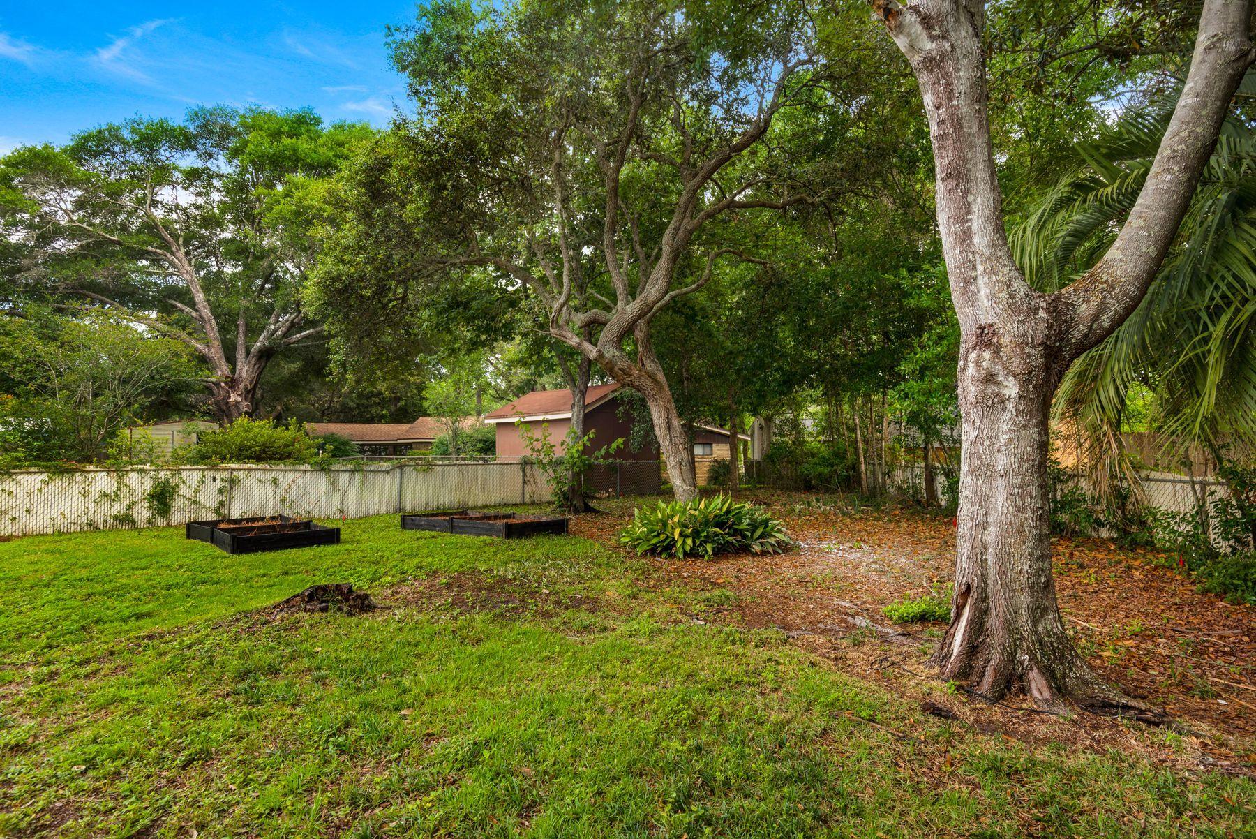BAYOU WOODS - Residential