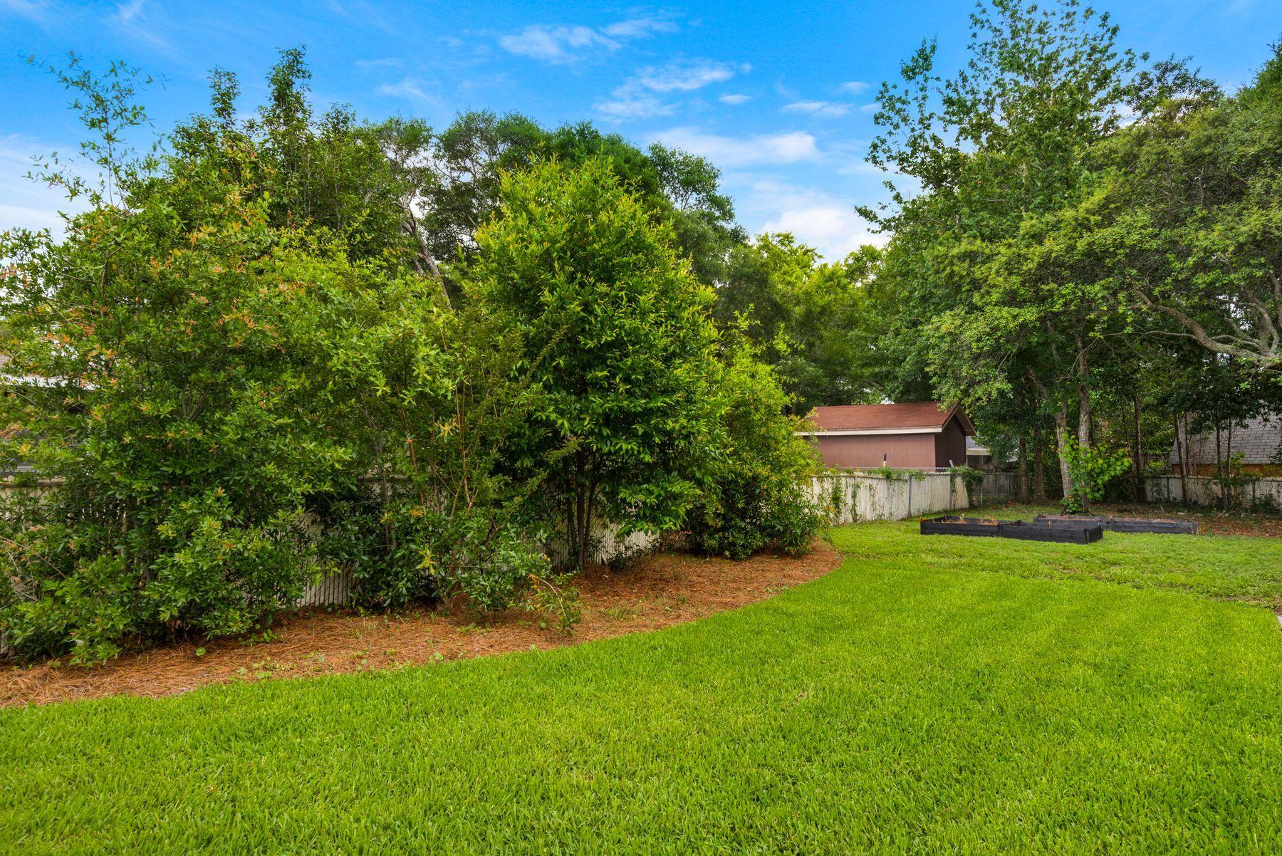 BAYOU WOODS - Residential