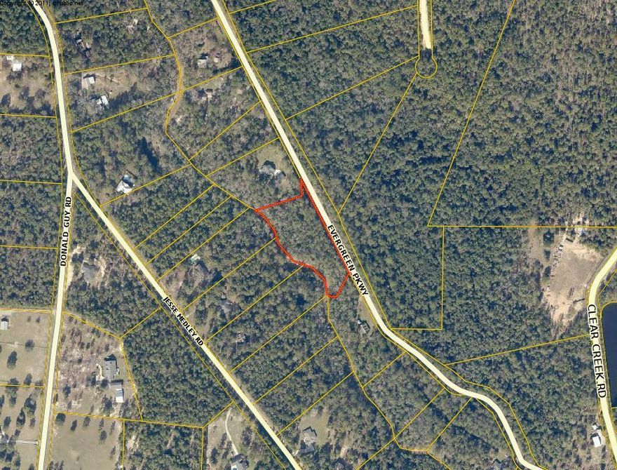 2.19 acres of Beutful woods.