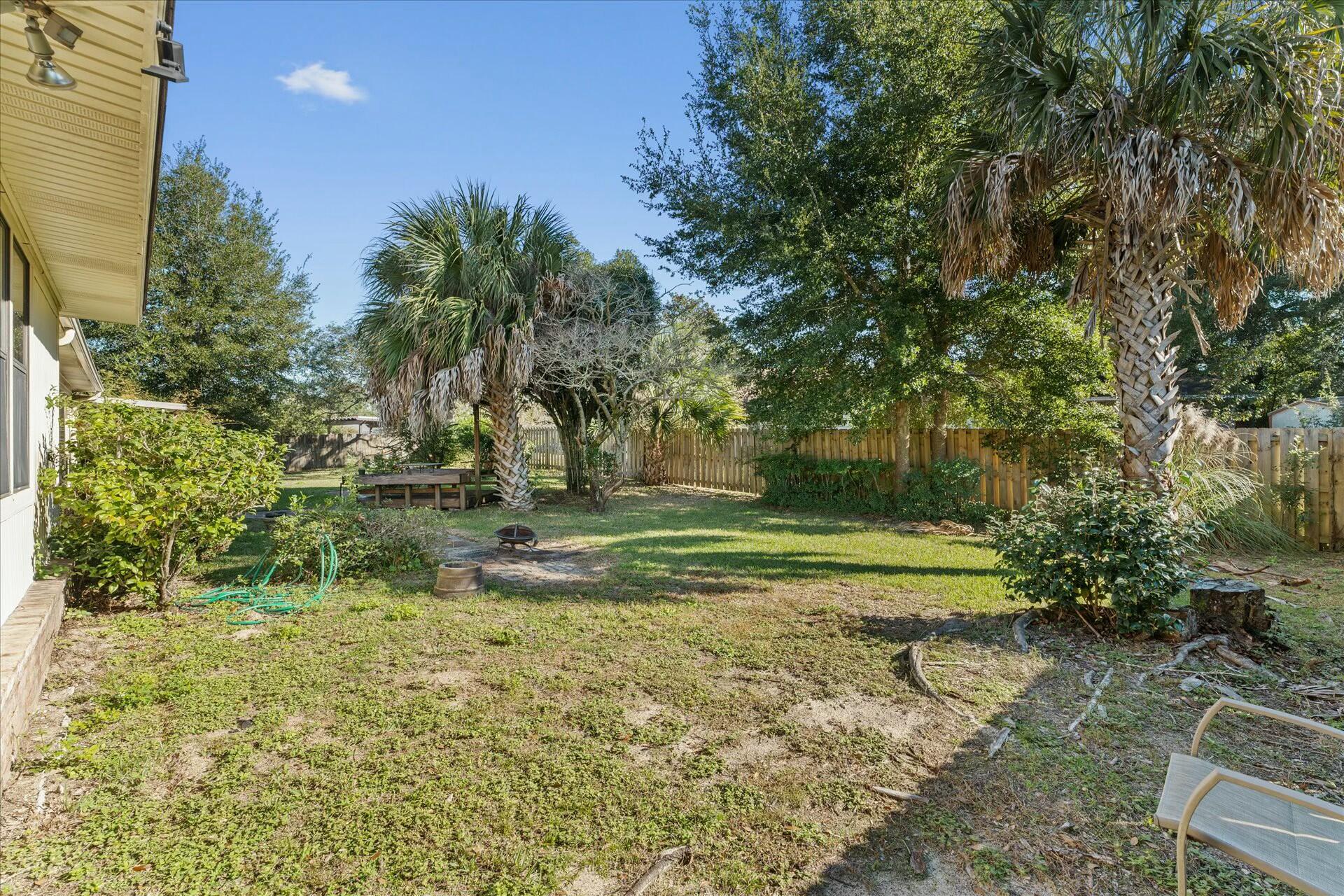 LAKE CHARLENE - Residential