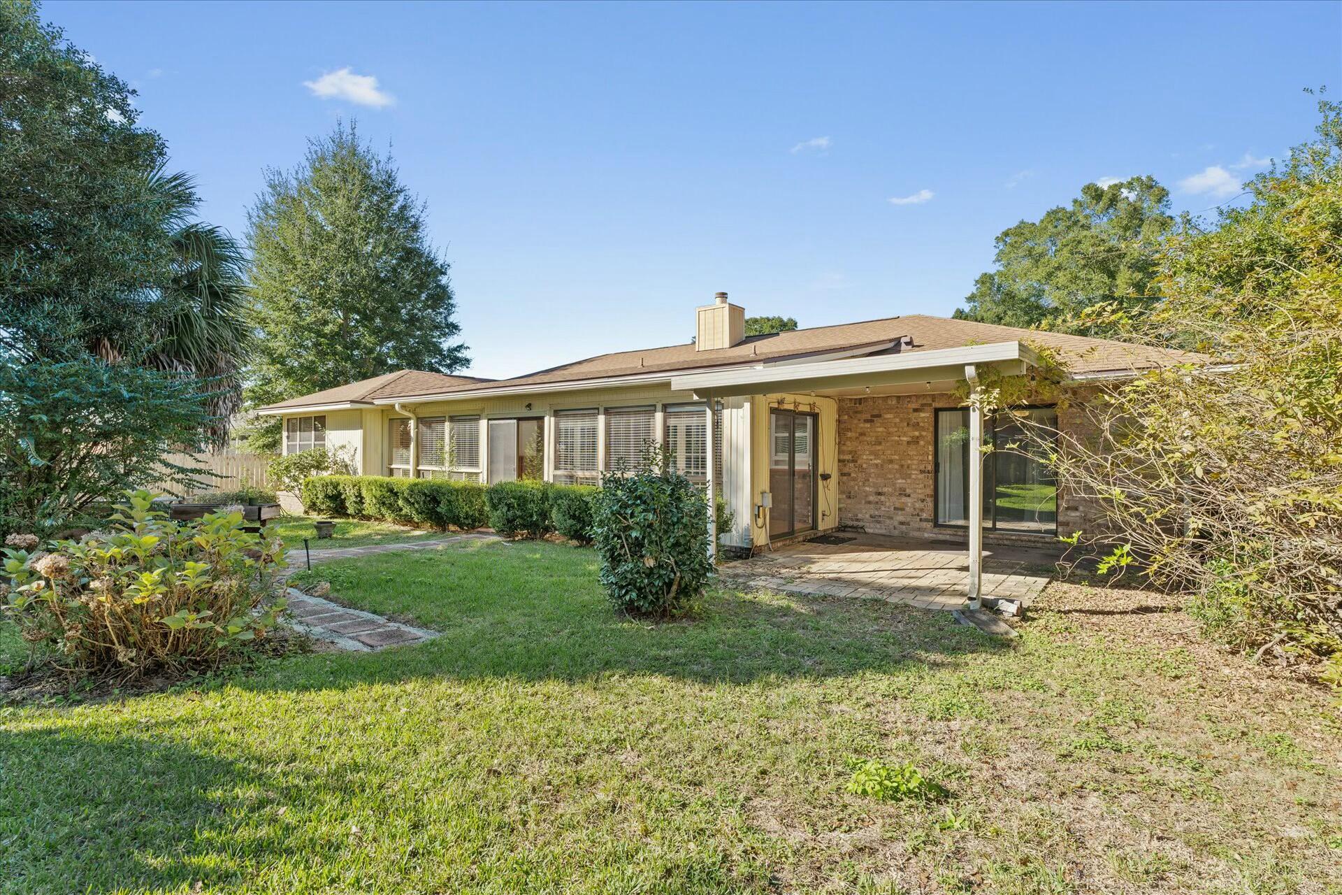 LAKE CHARLENE - Residential