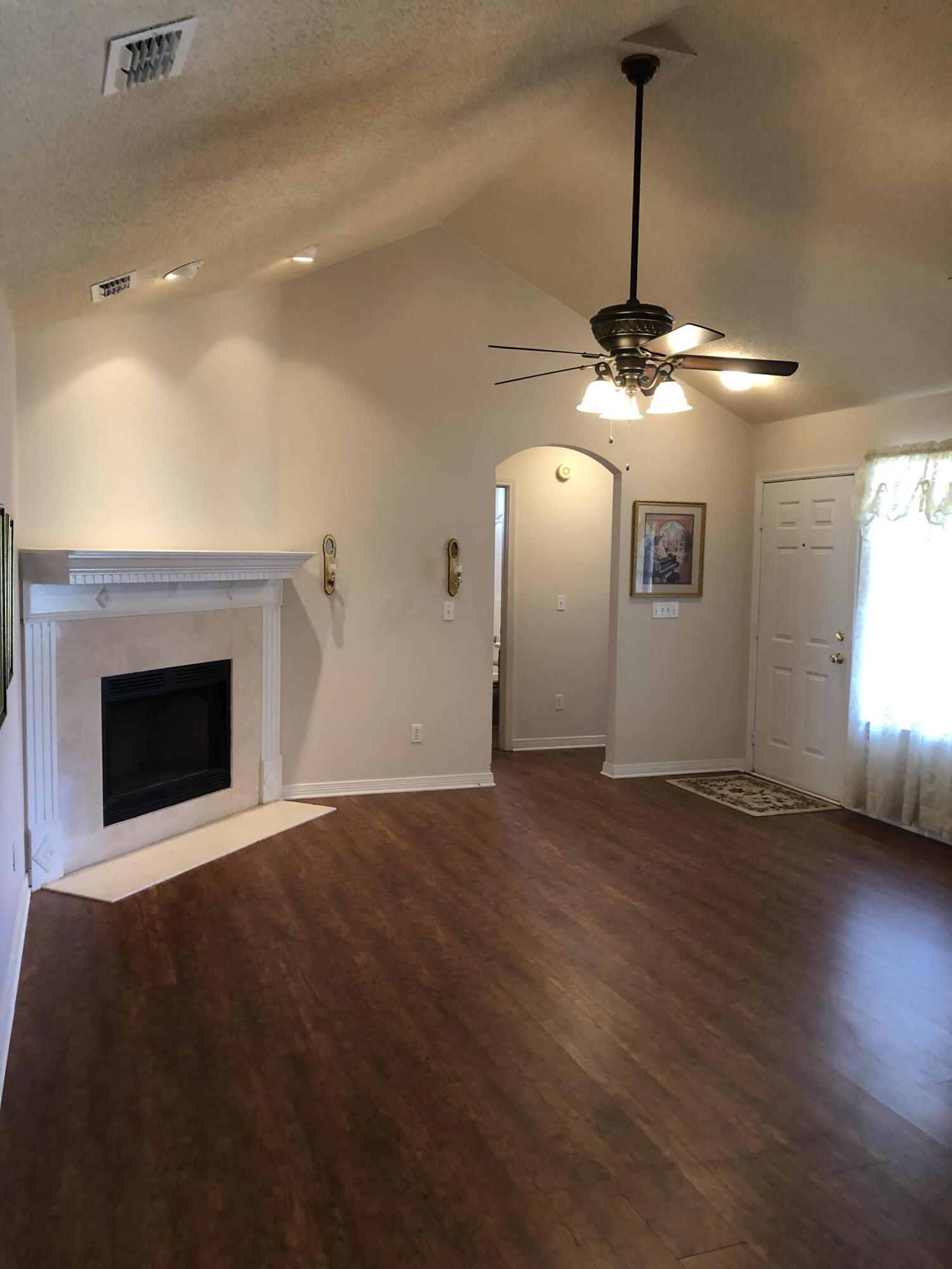 ROANOKE VILLAGE S/D - Residential