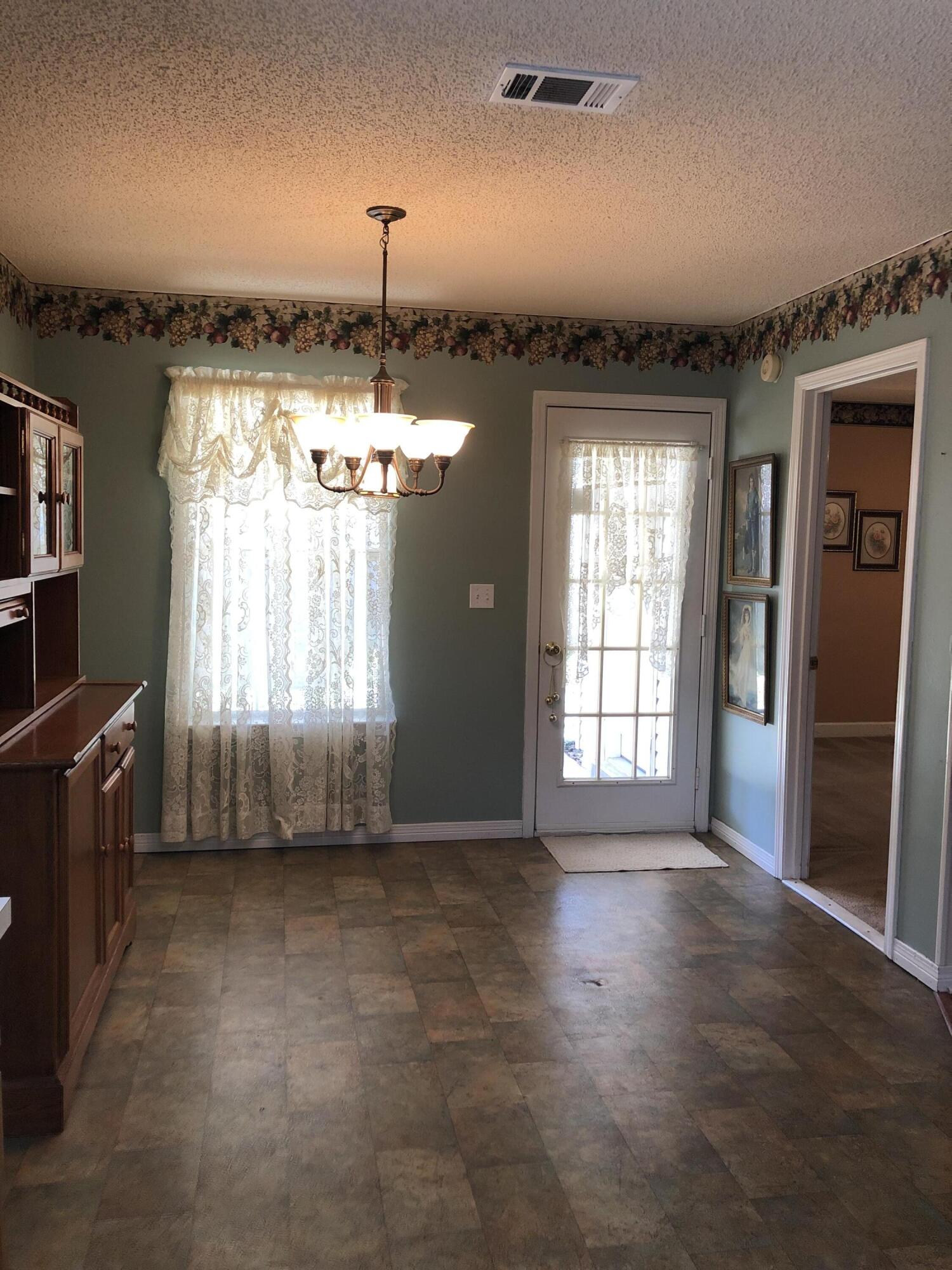 ROANOKE VILLAGE S/D - Residential