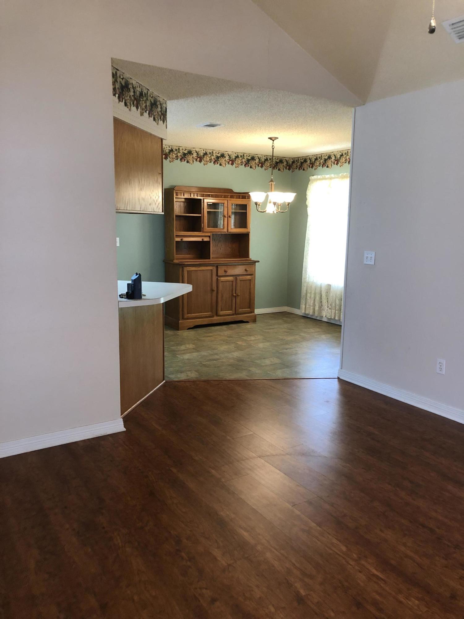 ROANOKE VILLAGE S/D - Residential
