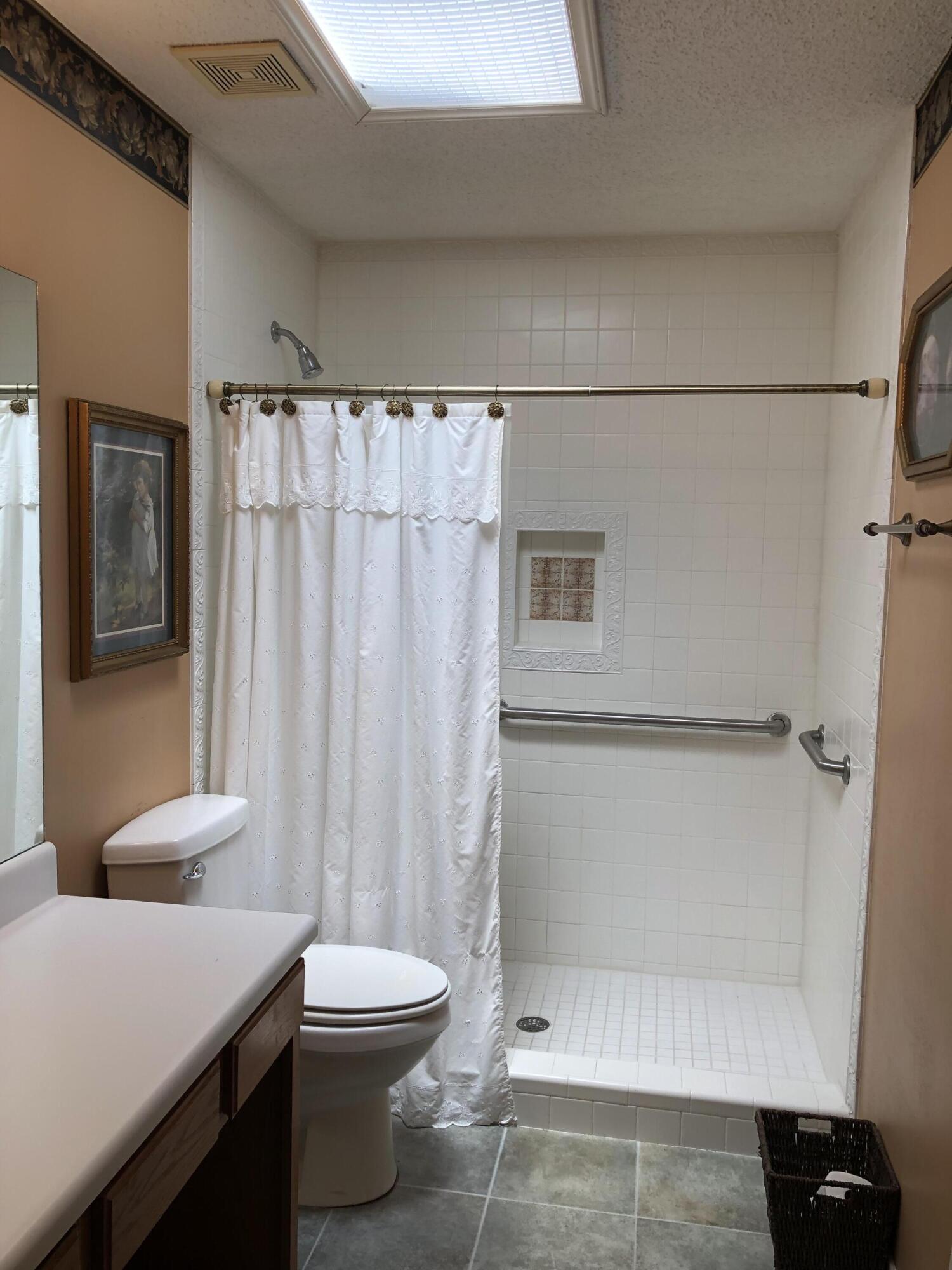 ROANOKE VILLAGE S/D - Residential