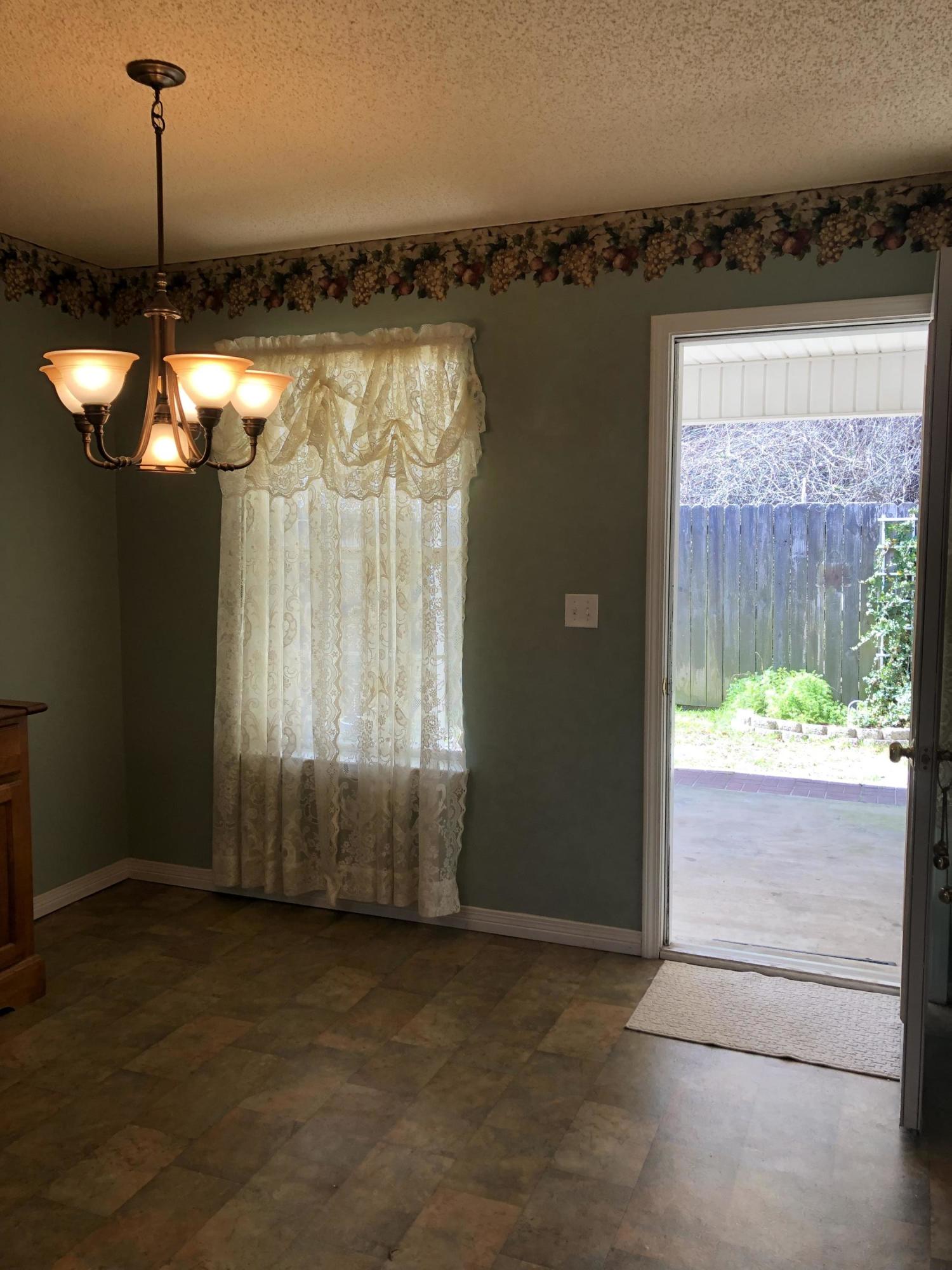 ROANOKE VILLAGE S/D - Residential
