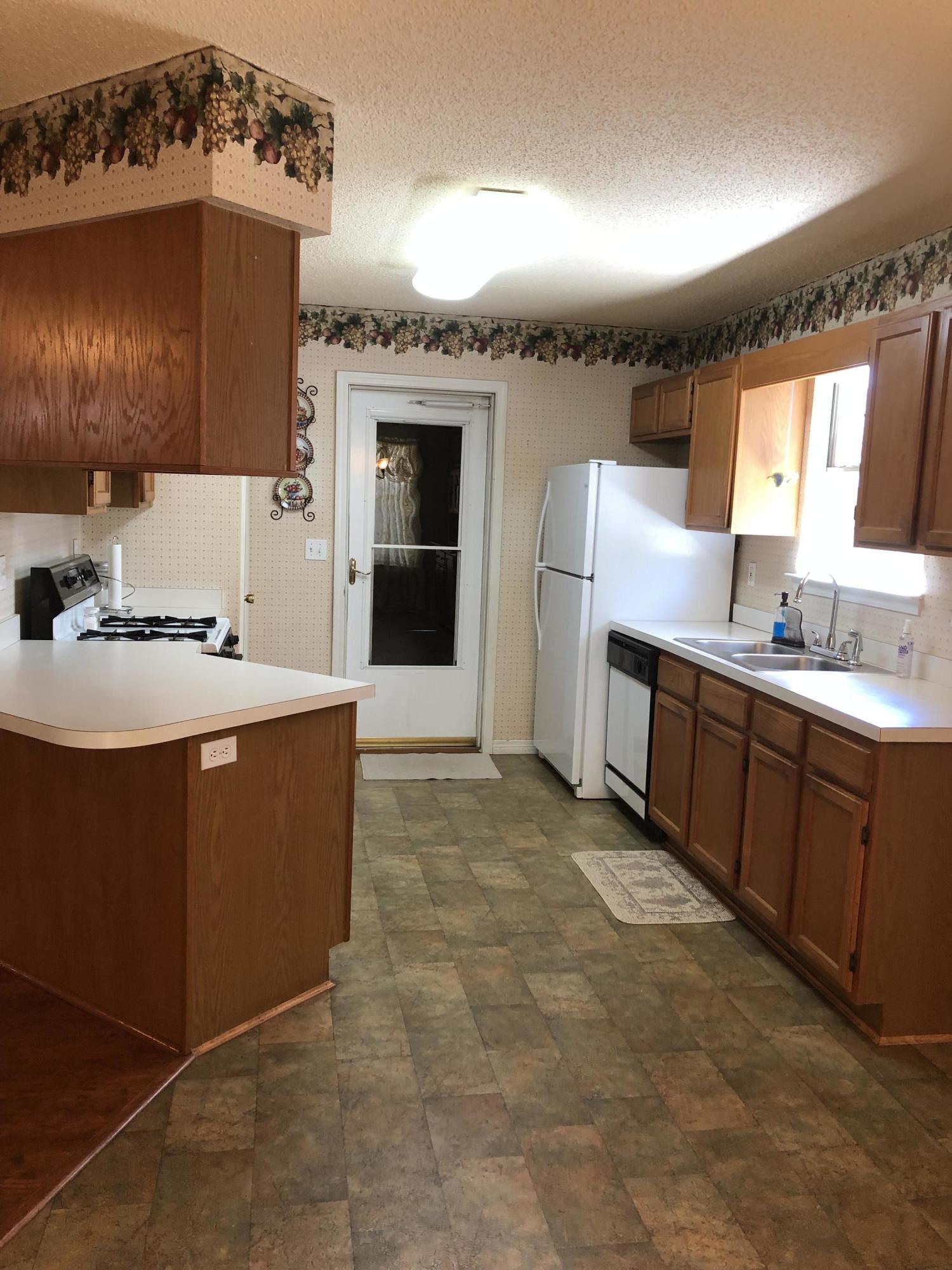 ROANOKE VILLAGE S/D - Residential