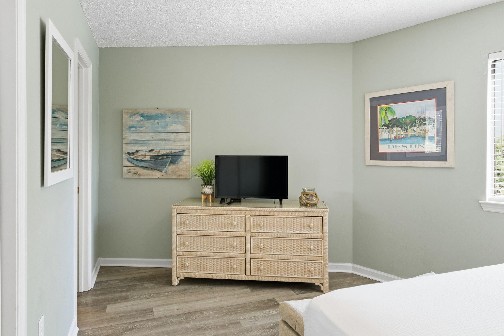 CRYSTAL VILLAGE CONDO PH 2 - Residential